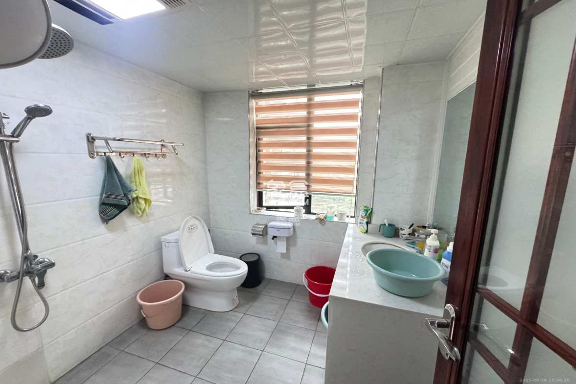 鑫远湘府华城 5室2厅2卫 5000.00元/月 鑫远湘府华城 5室2厅2卫 5000.00元/月室内图