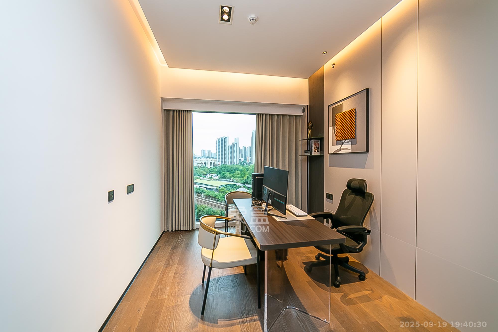 万科紫台 4室2厅3卫 330.0万 万科紫台 4室2厅3卫 330.0万卧室