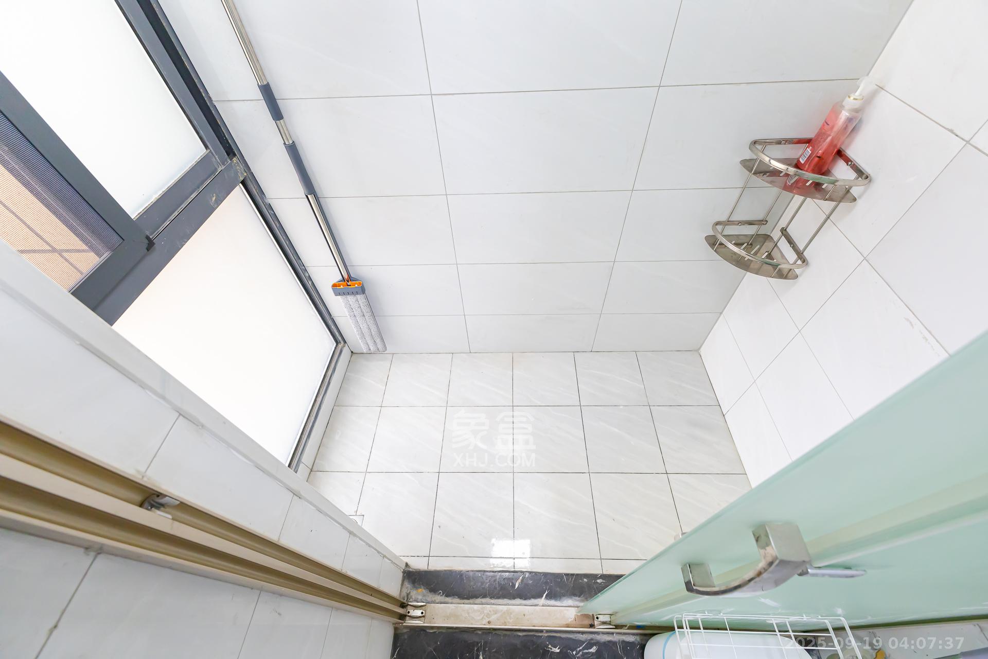 明发国际城  3室2厅1卫    79.8万卫生间