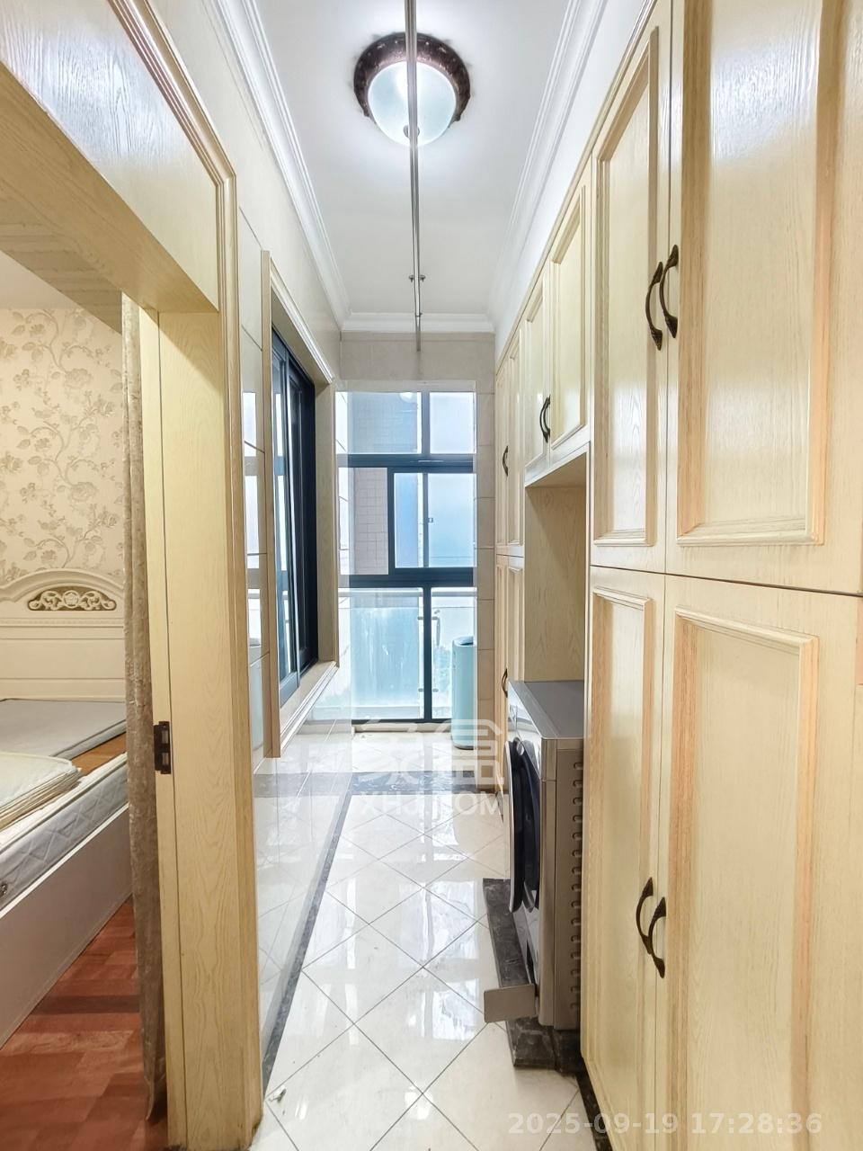 湘江世纪城临江苑 1室2厅2卫 4000.0元/月 湘江世纪城临江苑 1室2厅2卫 4000.0元/月室内图