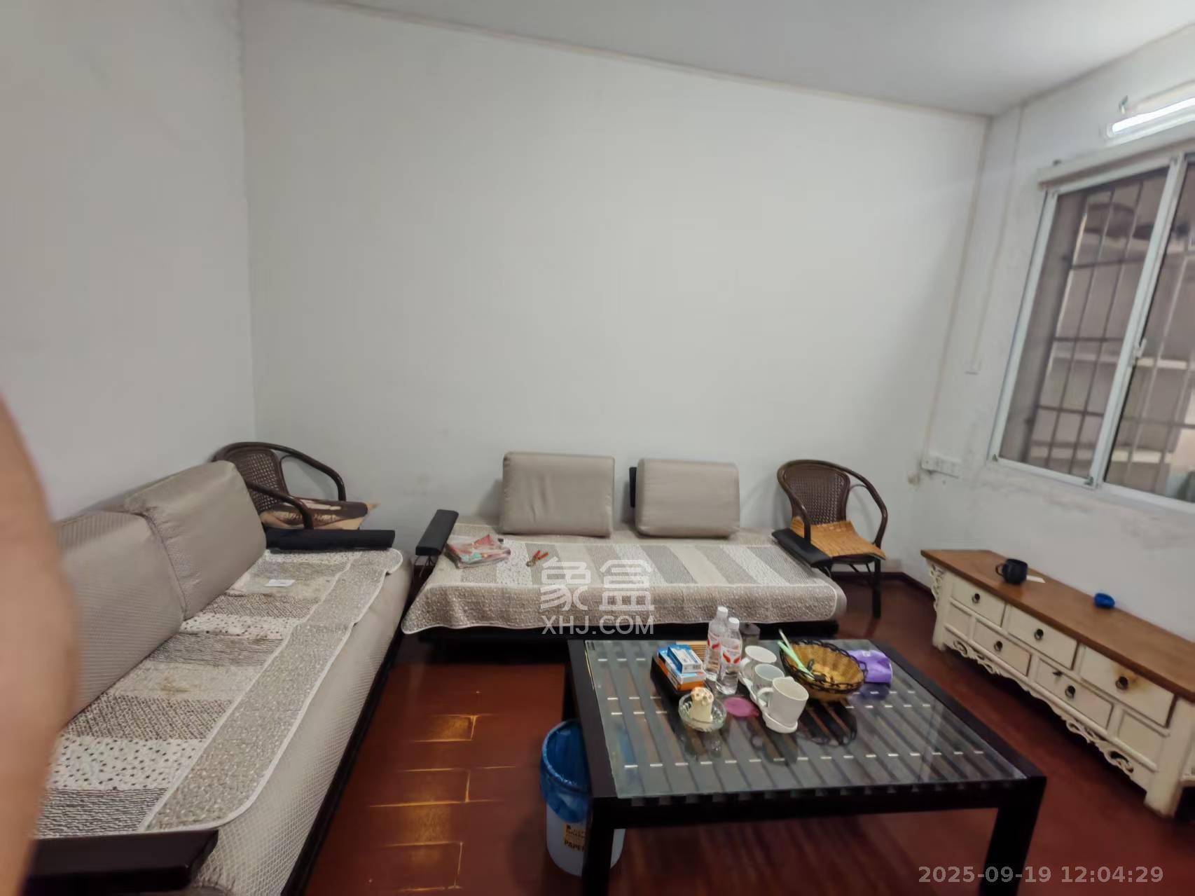 广电南院宿舍  3室1厅1卫    1800.0元/月室内图