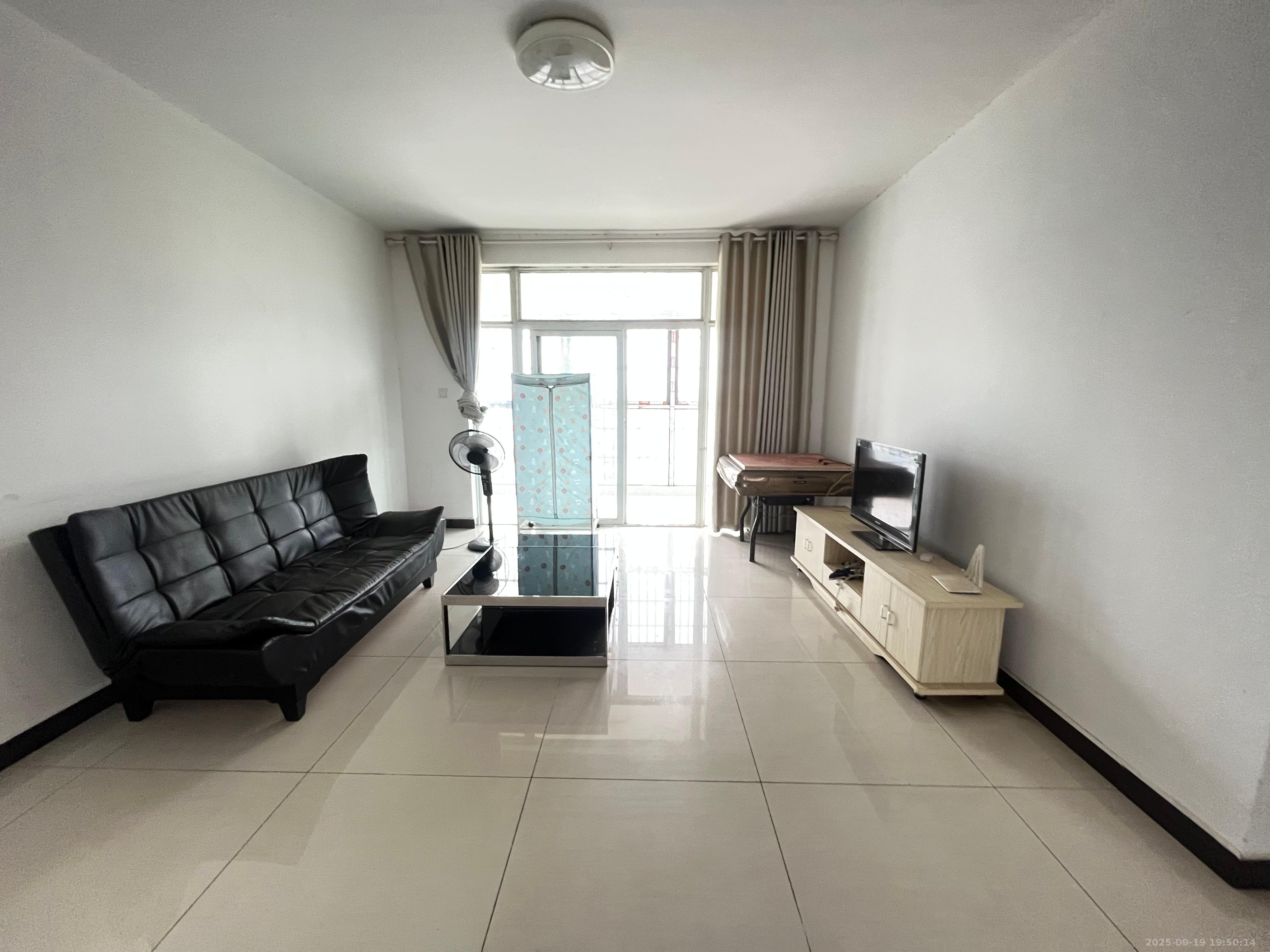 中悦领秀金都 3室2厅2卫 1600.0元/月 中悦领秀金都 3室2厅2卫 1600.0元/月室内图