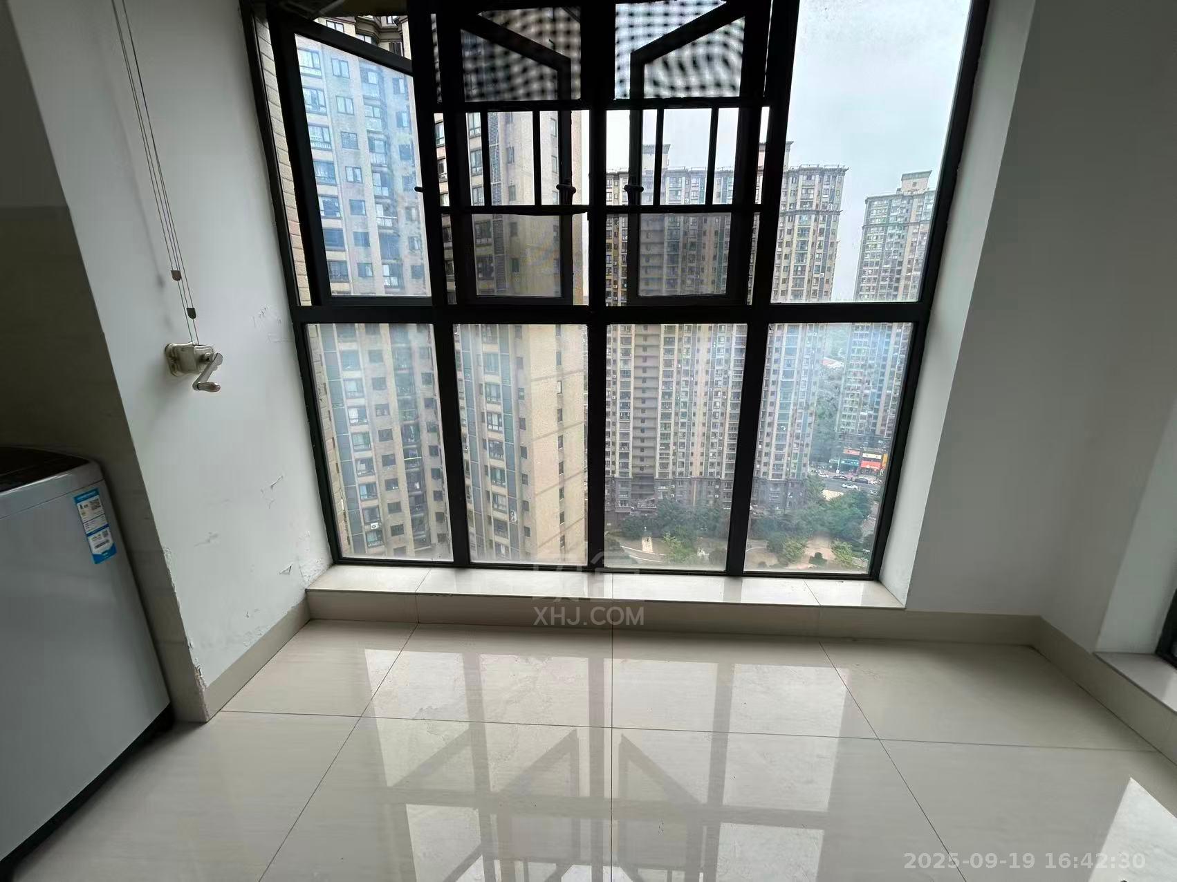 中建御山和苑 3室2厅2卫 2300.0元/月 中建御山和苑 3室2厅2卫 2300.0元/月室内图