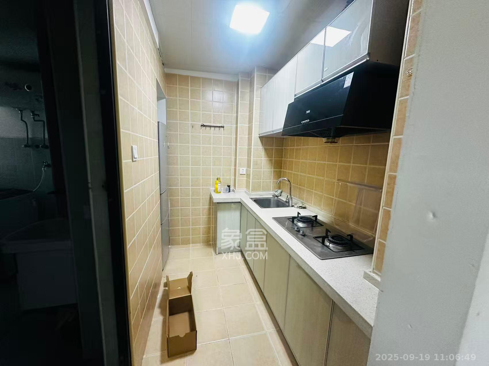 天鸿天府（天鸿中央大院）  1室2厅1卫    2200.0元/月室内图