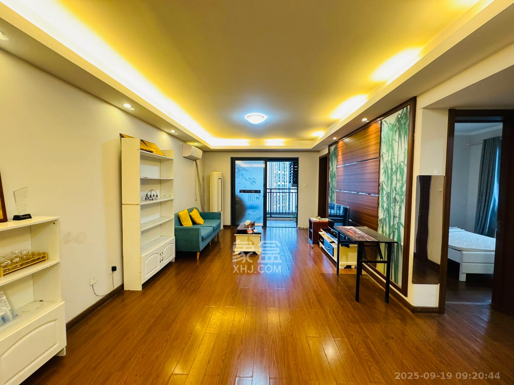 万科金域华府三四期  3室2厅1卫    2400.0元/月室内图