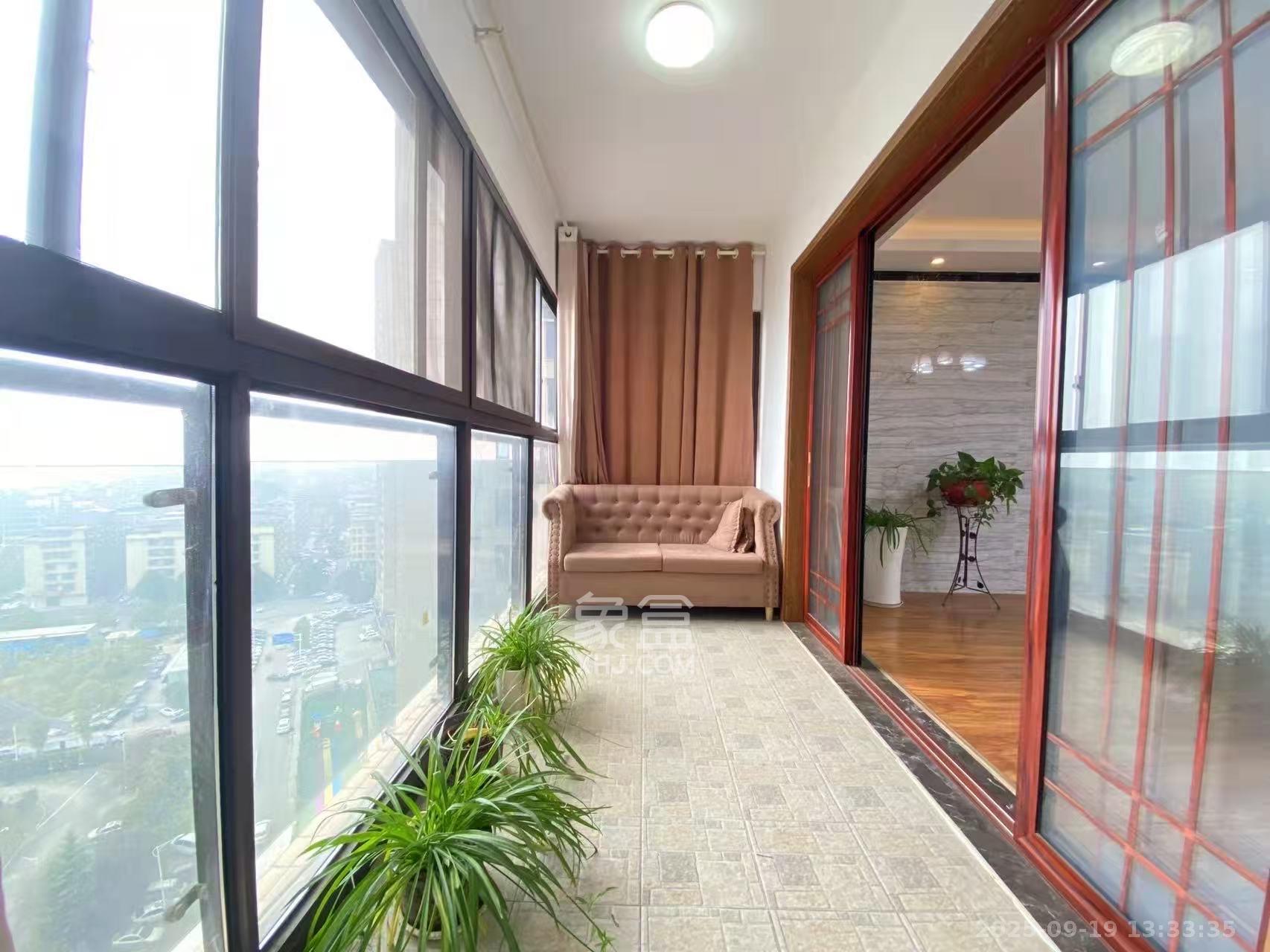 达美D6区 4室2厅2卫 4500.0元/月 达美D6区 4室2厅2卫 4500.0元/月室内图