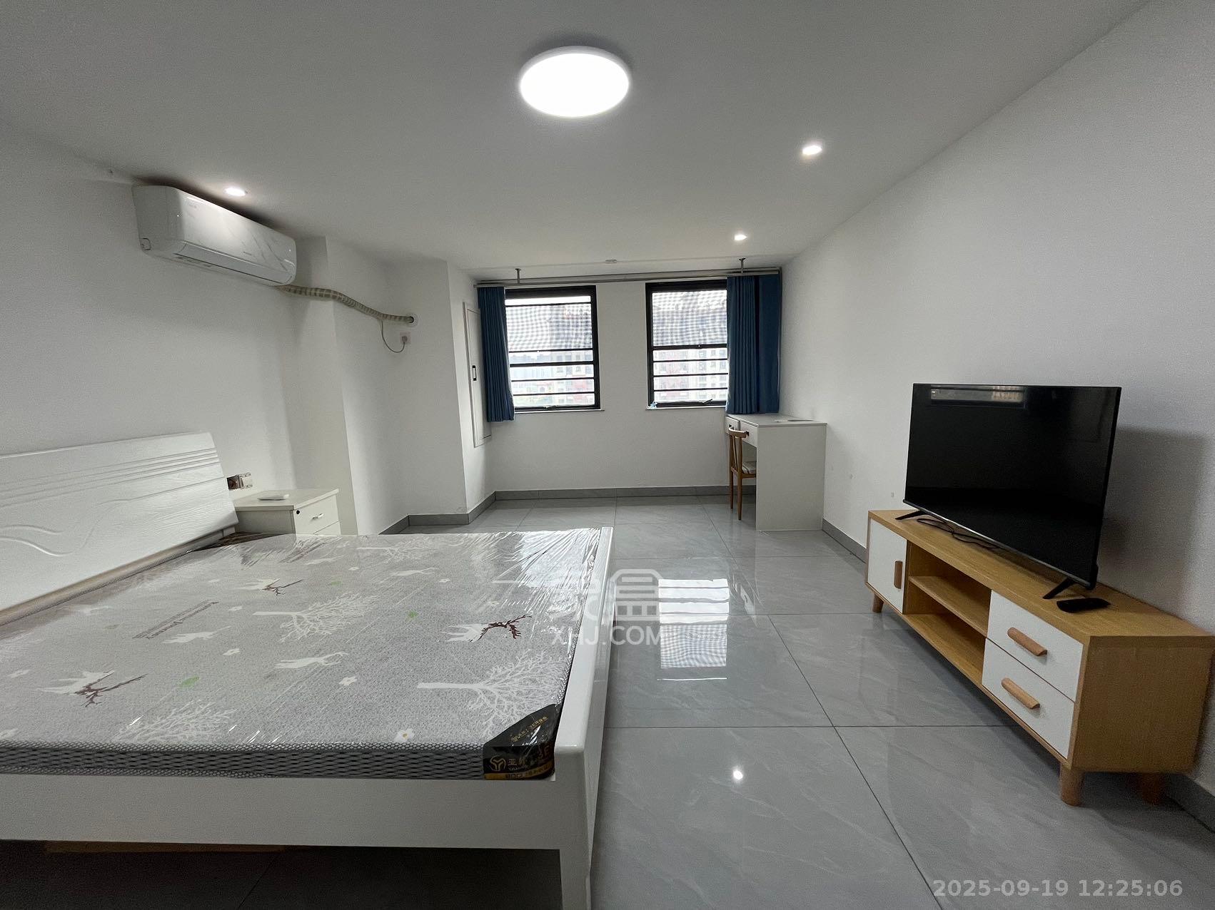 华润置地广场二期 1室1厅1卫 1100.0元/月 华润置地广场二期 1室1厅1卫 1100.0元/月室内图