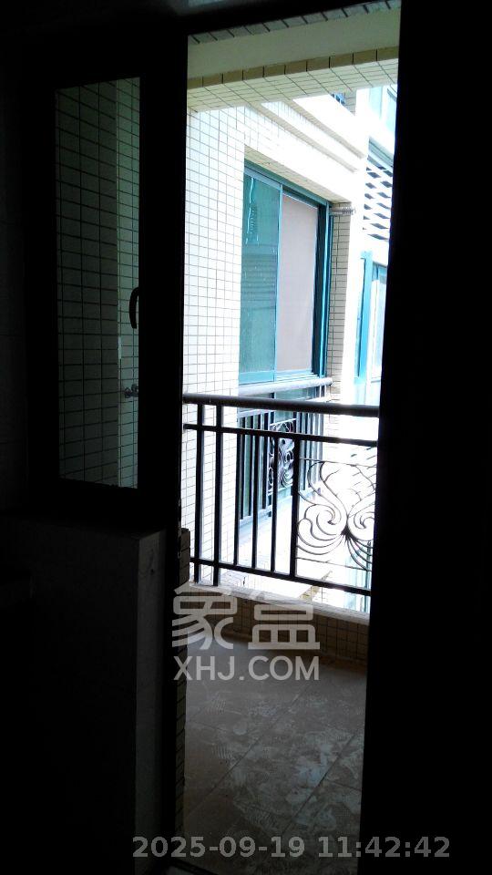 恒大城 3室2厅1卫 2500.0元/月 恒大城 3室2厅1卫 2500.0元/月室内图