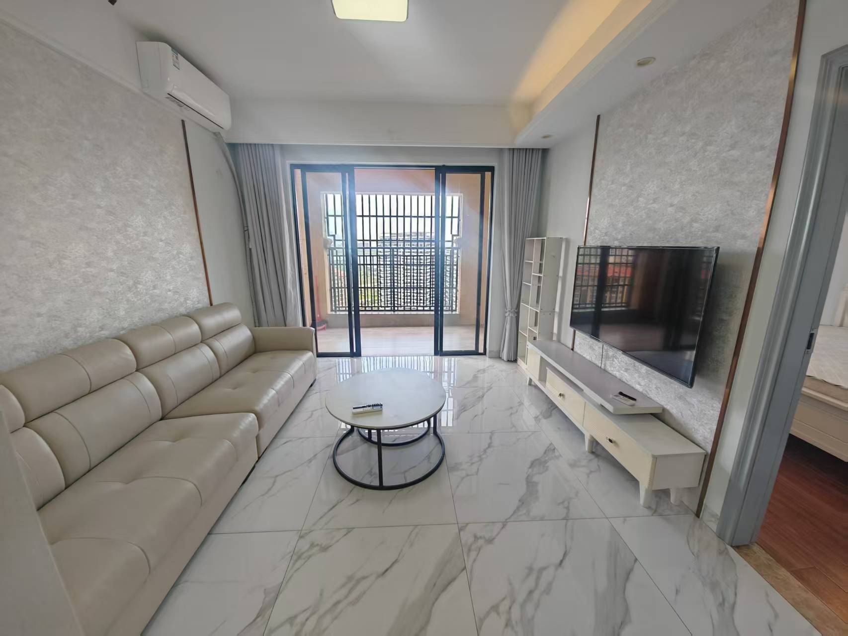 滨江世纪佳城(北区) 2室2厅1卫 2500.0元/月 滨江世纪佳城(北区) 2室2厅1卫 2500.0元/月室内图