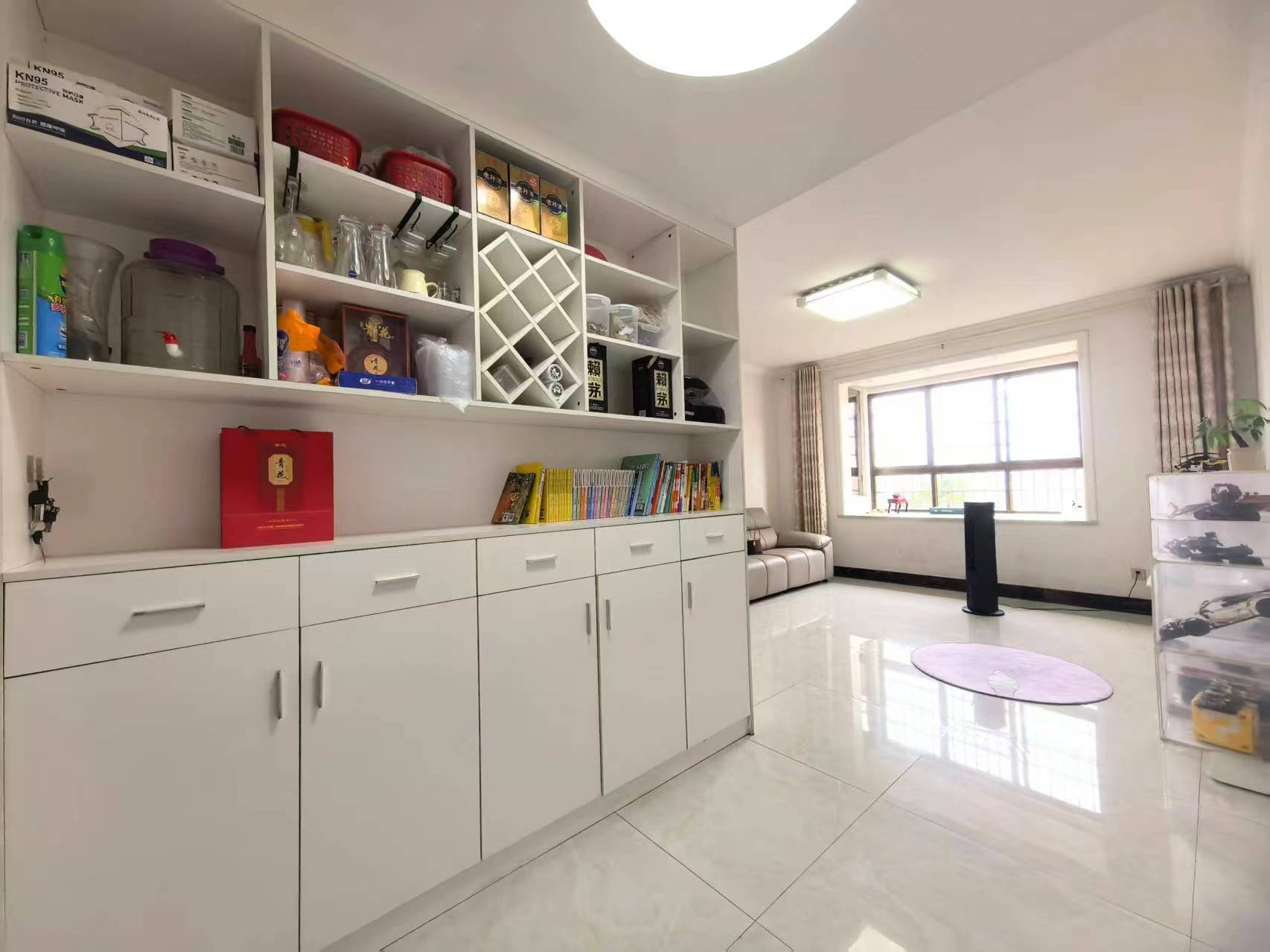 钢都花园  3室2厅2卫    72.8万客厅