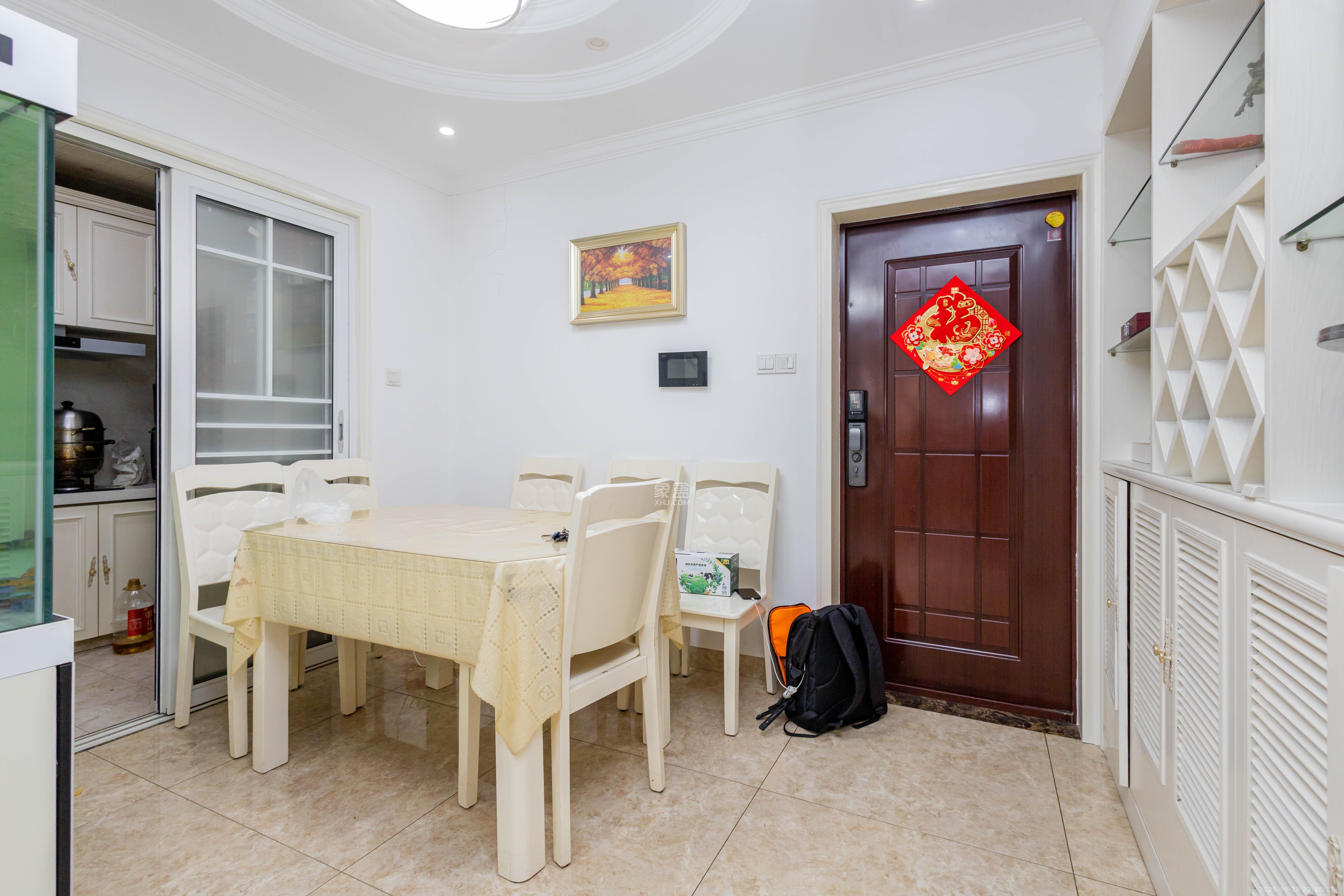 昌和商业中心/昌和国际 2室2厅1卫 50.8万 昌和商业中心/昌和国际 2室2厅1卫 50.8万客厅