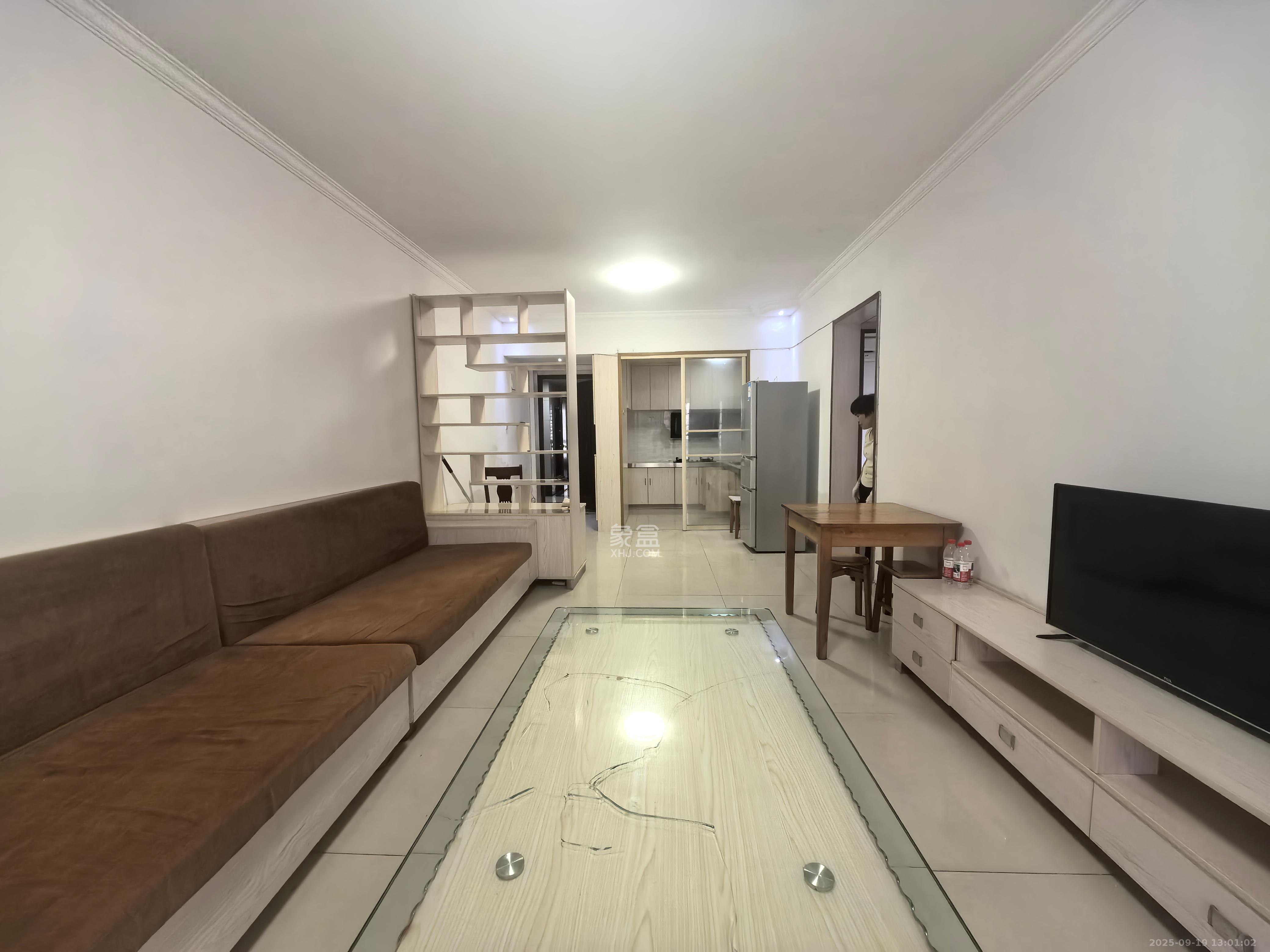 达美D6区 3室2厅1卫 2400.0元/月 达美D6区 3室2厅1卫 2400.0元/月室内图