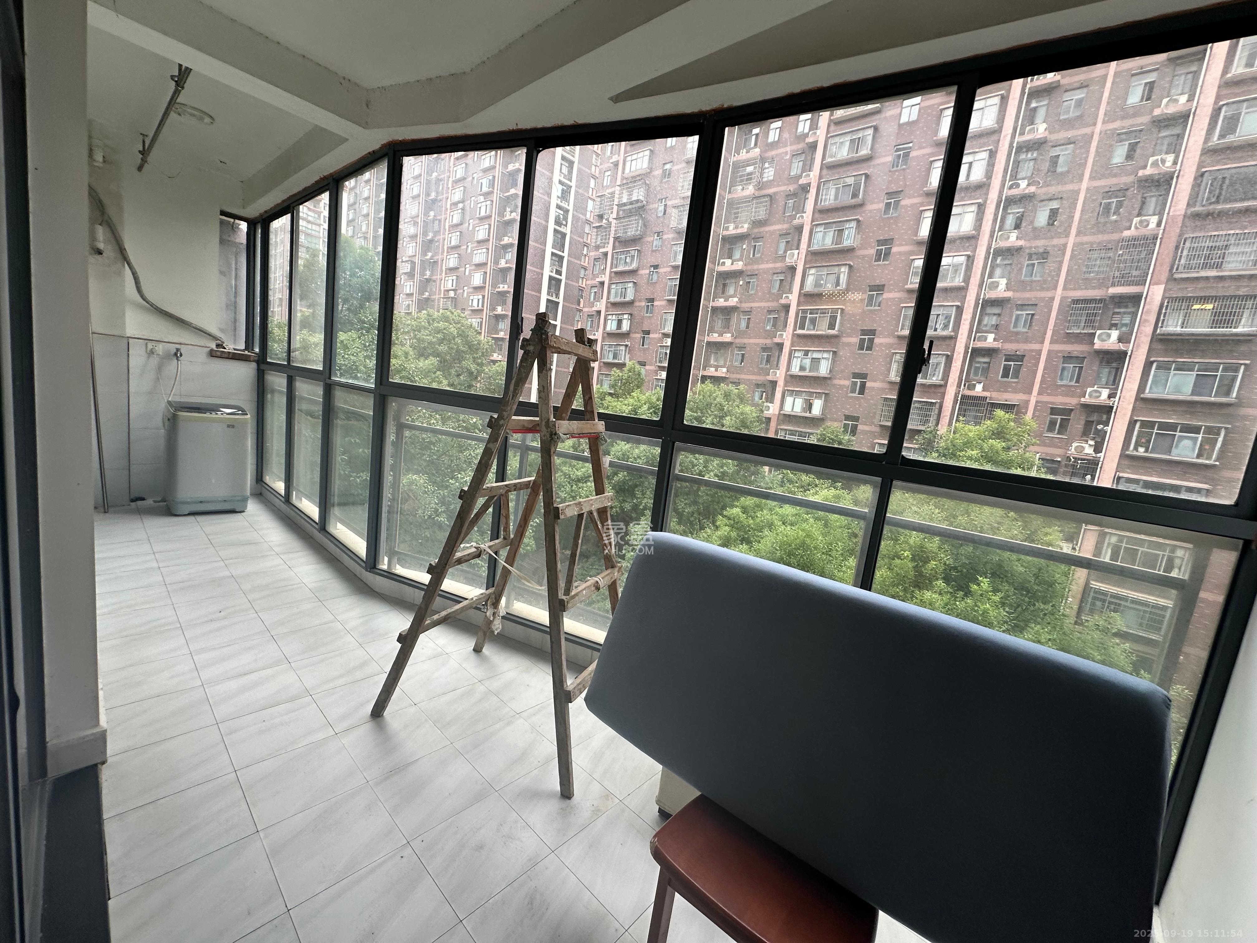 恒盛世家  3室1厅2卫    2300.0元/月室内图