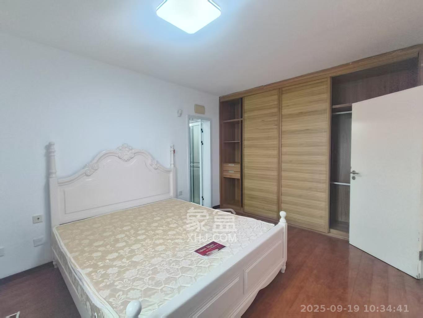 万国城(当代满庭春MOMA)一期 3室2厅2卫 2800.0元/月 万国城(当代满庭春MOMA)一期 3室2厅2卫 2800.0元/月室内图