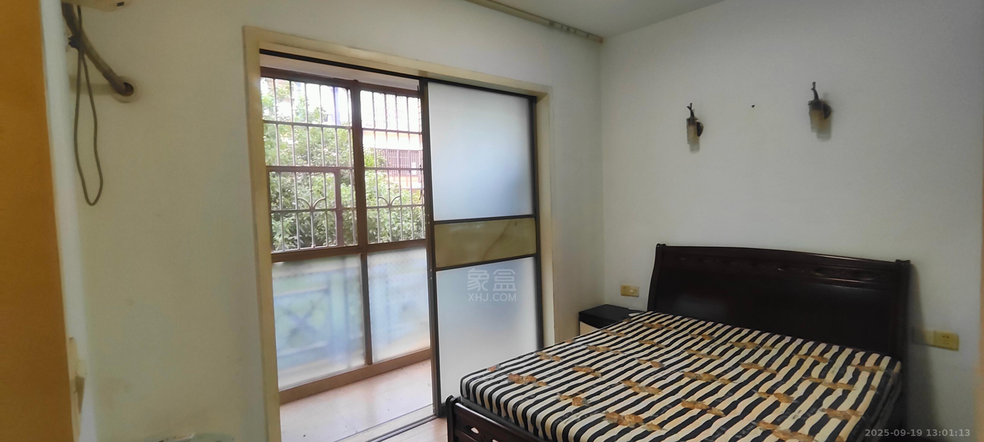 珠江丽园 3室2厅1卫 1500.0元/月 珠江丽园 3室2厅1卫 1500.0元/月室内图