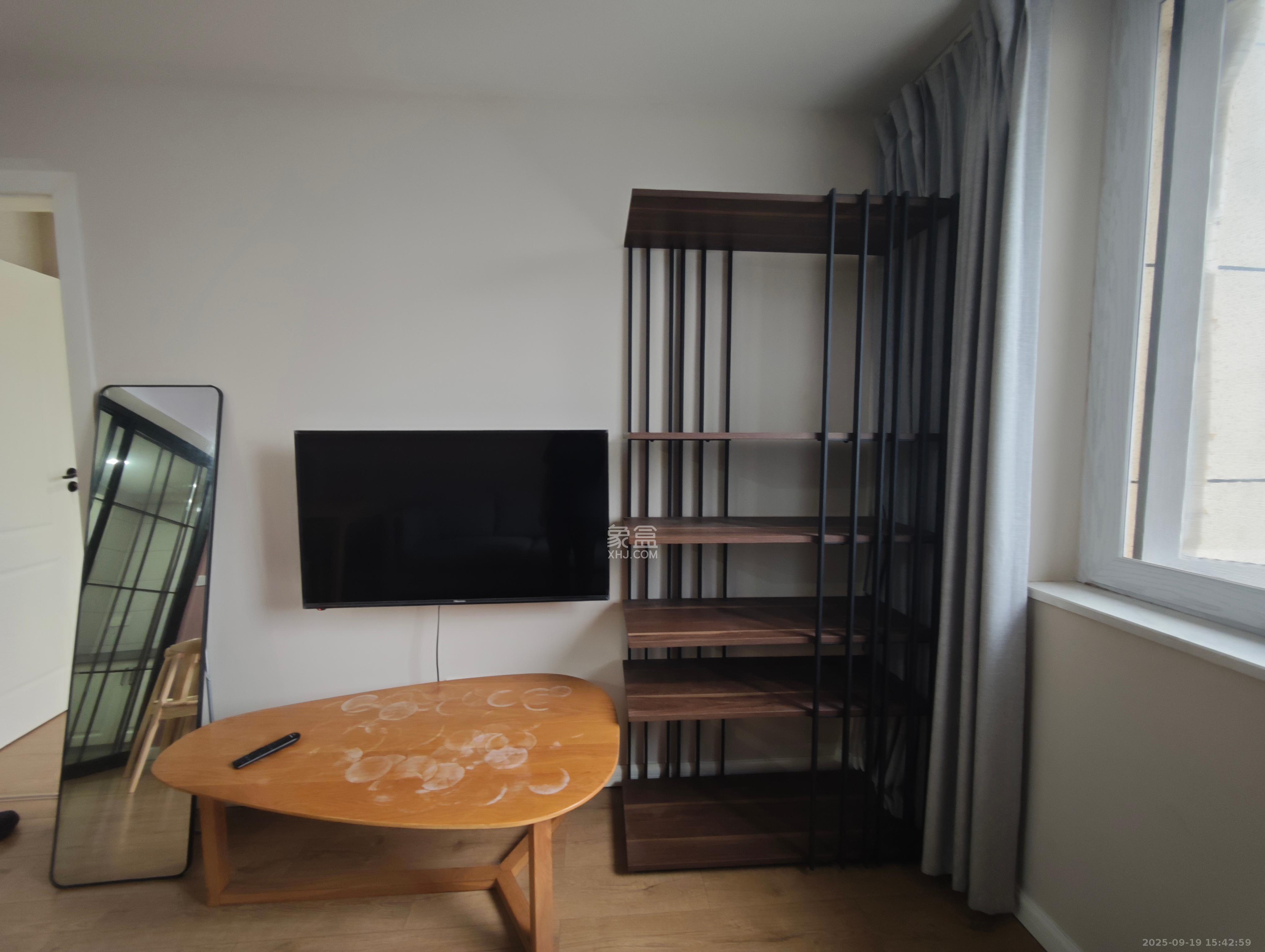 半山公馆(半山国际中心) 1室1厅1卫 2800.0元/月 半山公馆(半山国际中心) 1室1厅1卫 2800.0元/月室内图