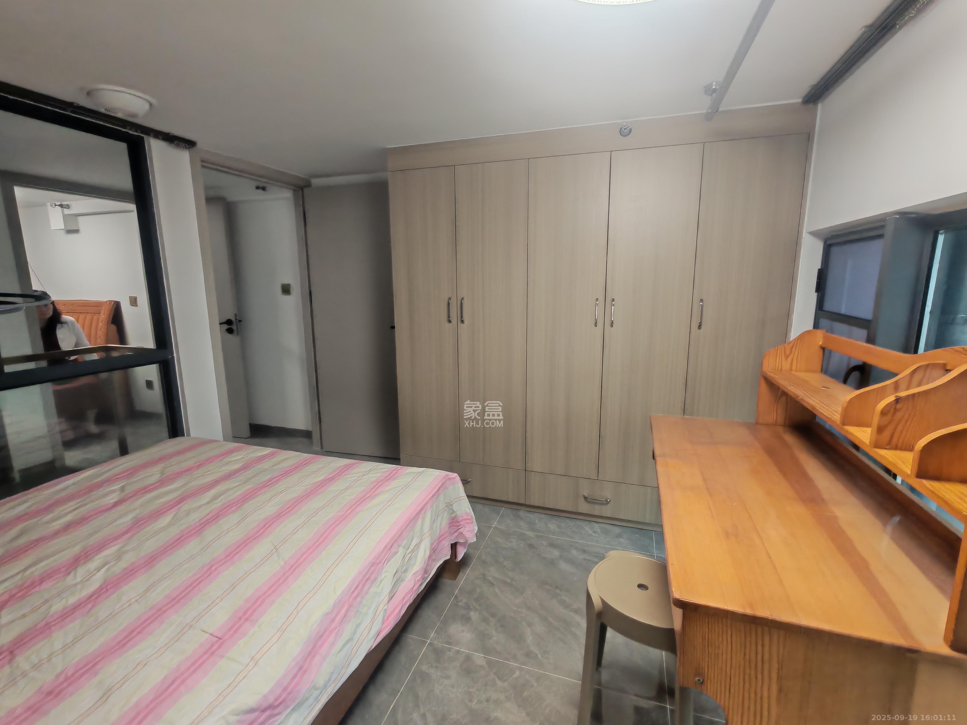 卓越伊景苑  1室0厅0卫   1600.00元/月室内图