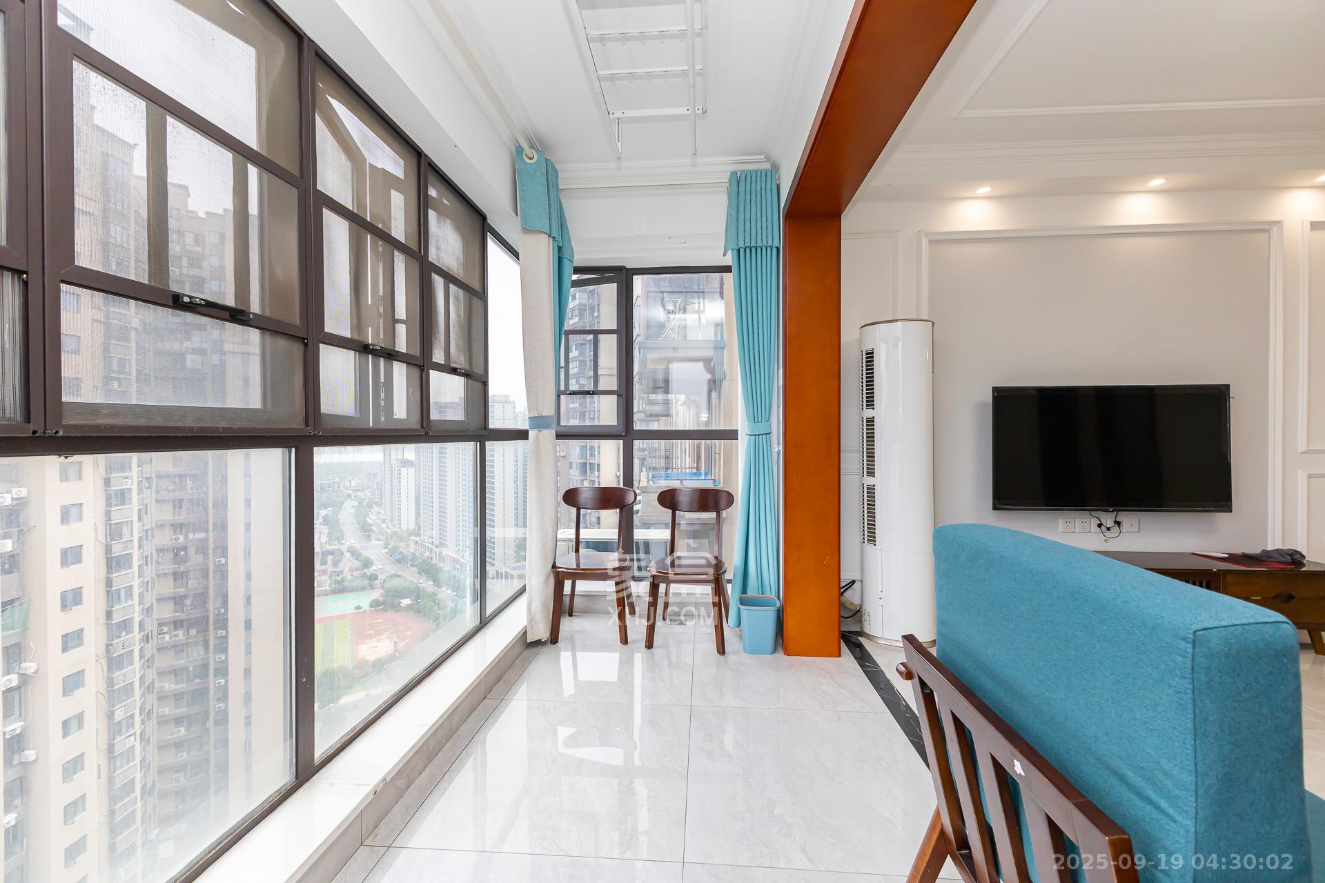 勤诚达境界城 3室2厅2卫 89.0万 勤诚达境界城 3室2厅2卫 89.0万阳台