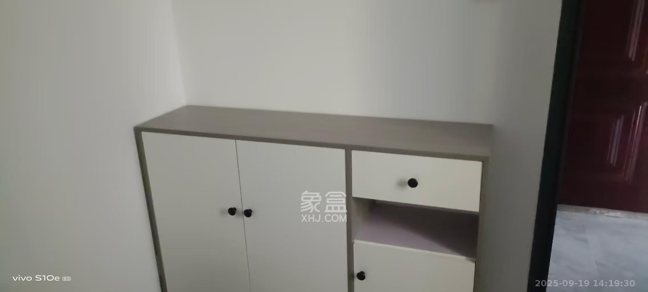 和润园三期  1室1厅1卫    1700.0元/月室内图