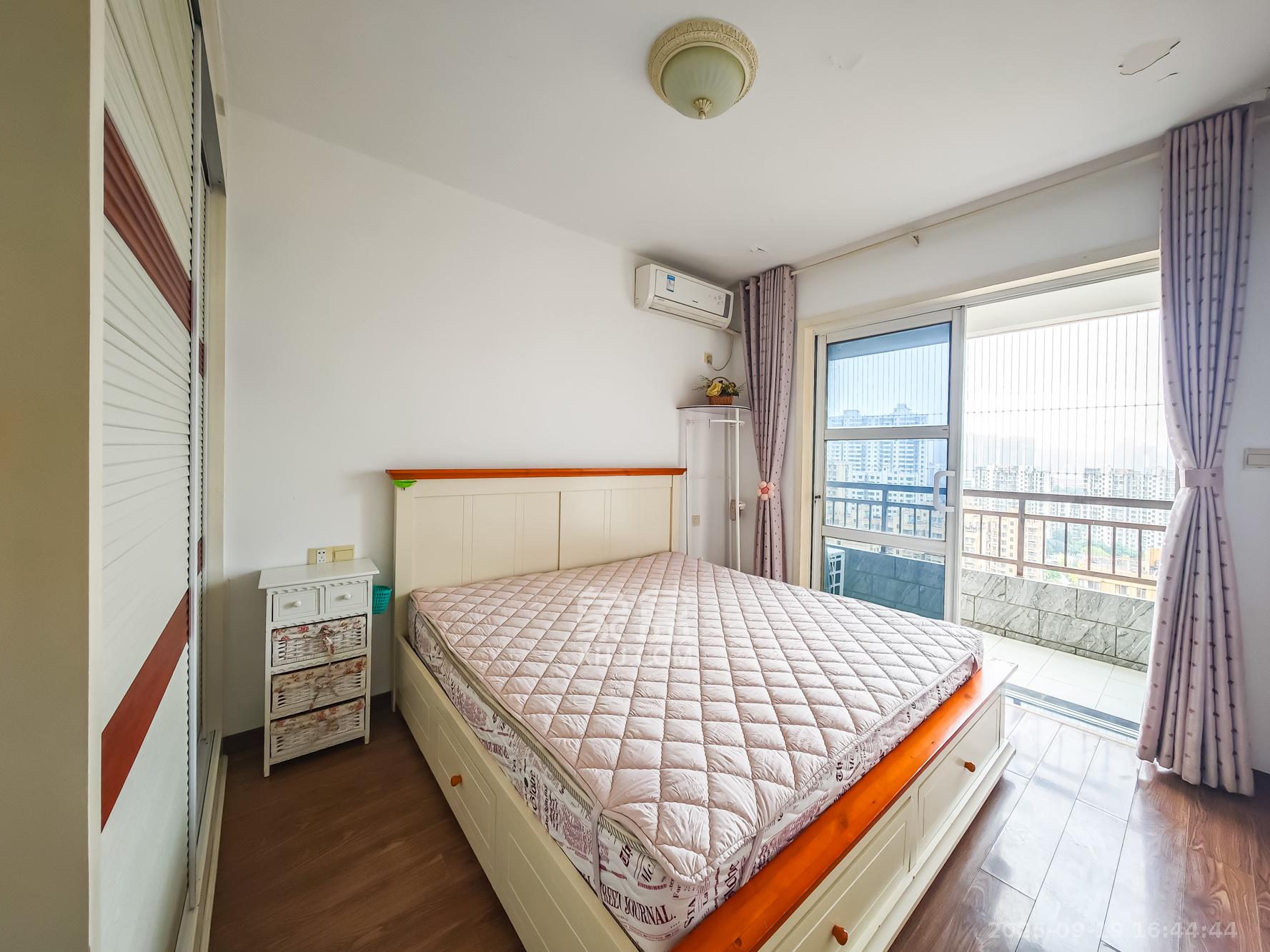 山语城二期  3室2厅1卫    69.8万卧室