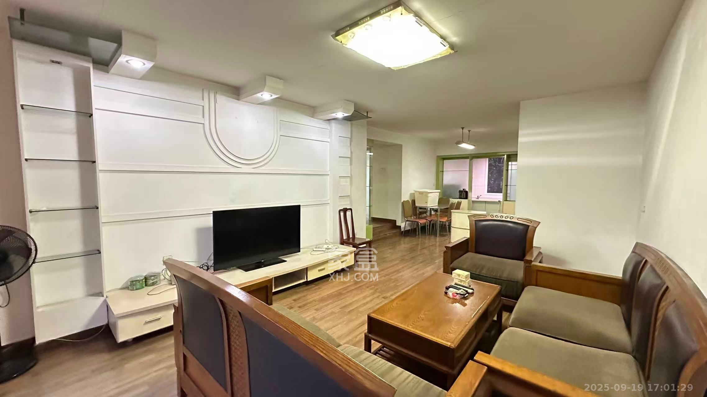 芙蓉苑  1室0厅0卫    2300.0元/月室内图