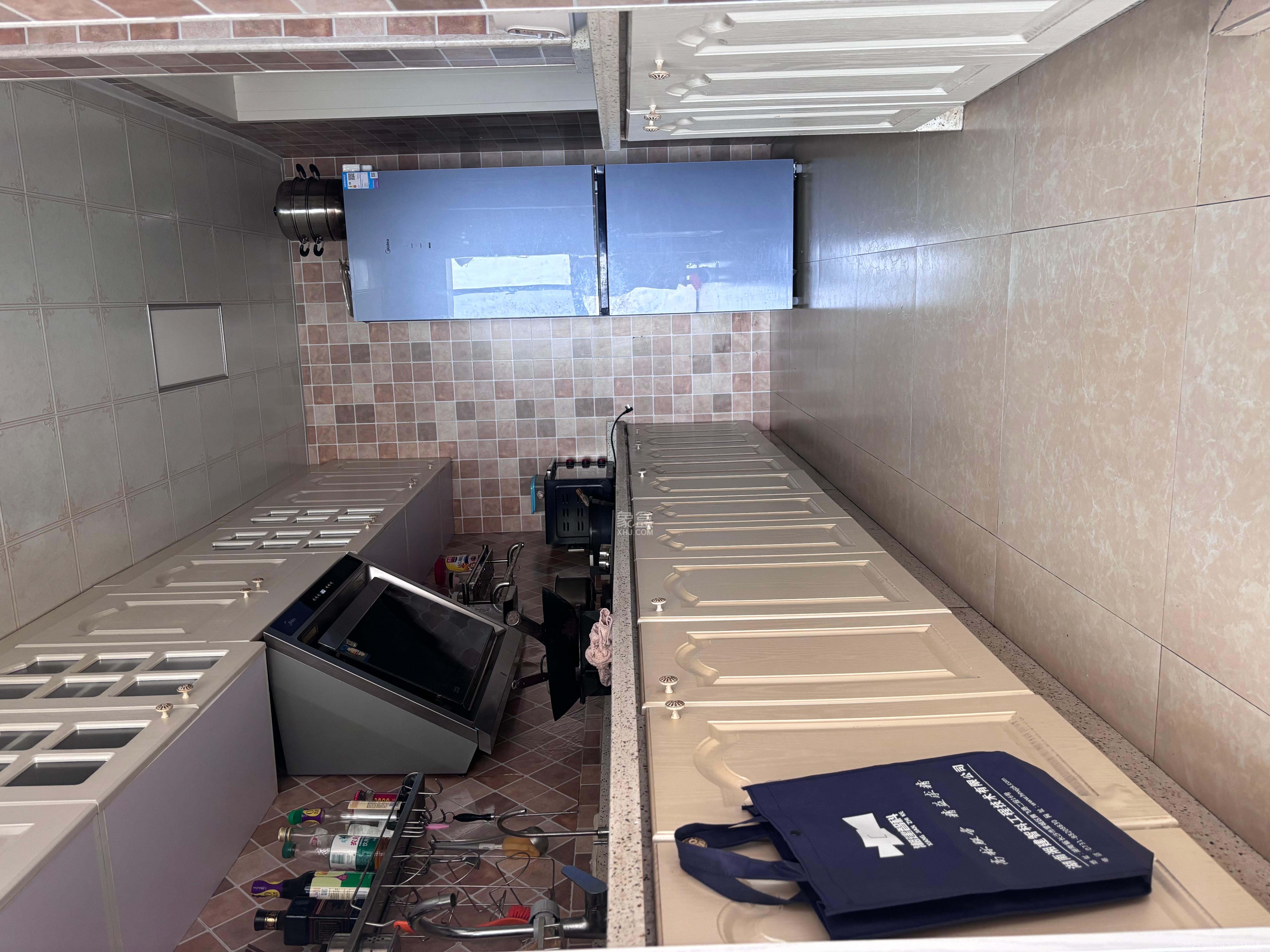 芙佳花园 4室2厅2卫 2500.0元/月 芙佳花园 4室2厅2卫 2500.0元/月室内图