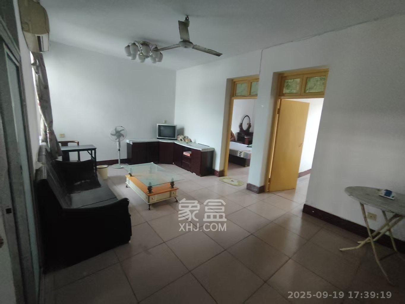 航天大院 2室1厅0卫 1400.0元/月 航天大院 2室1厅0卫 1400.0元/月室内图