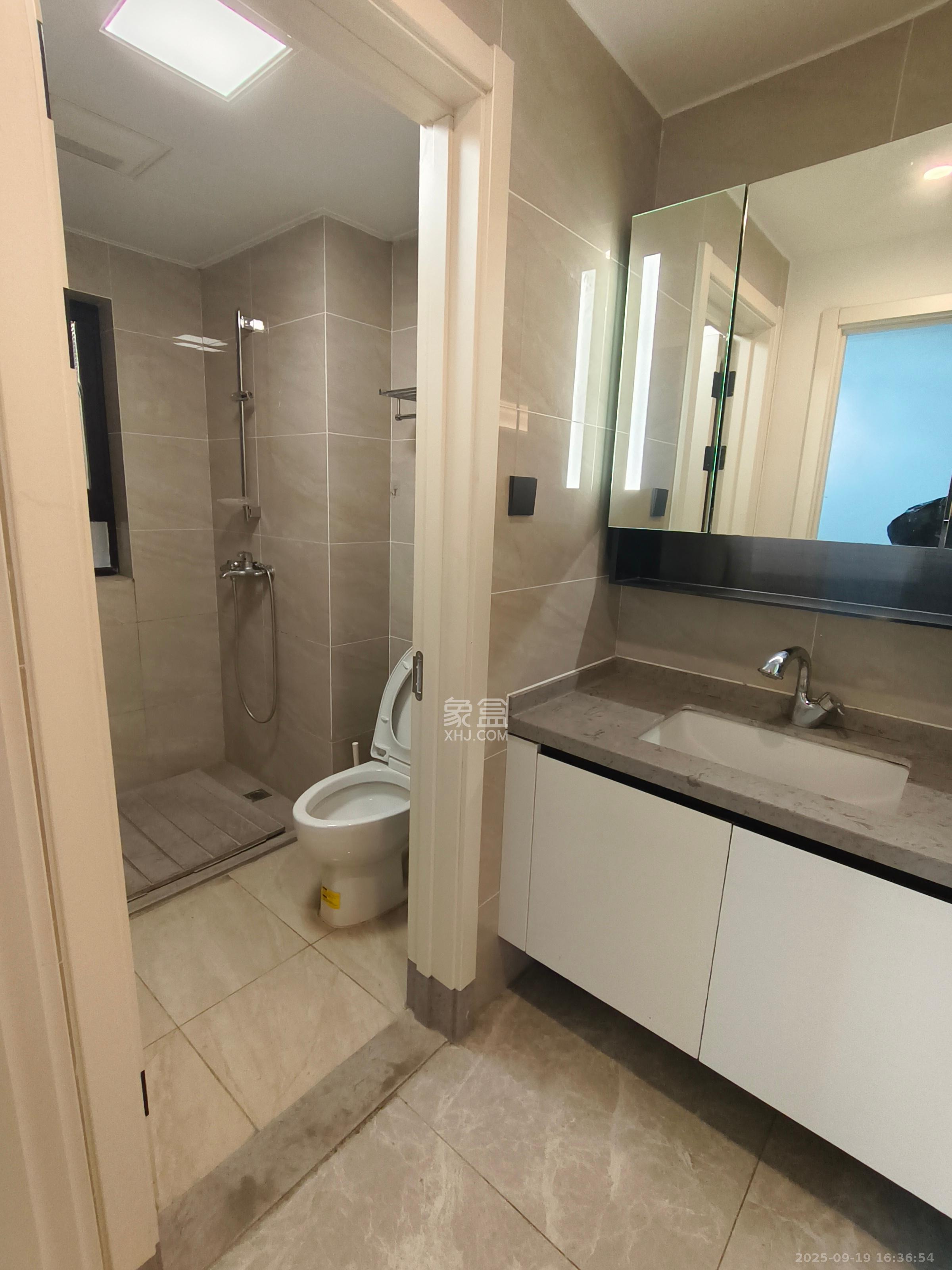 万科金色梦想B区 4室2厅2卫 3200.0元/月 万科金色梦想B区 4室2厅2卫 3200.0元/月室内图