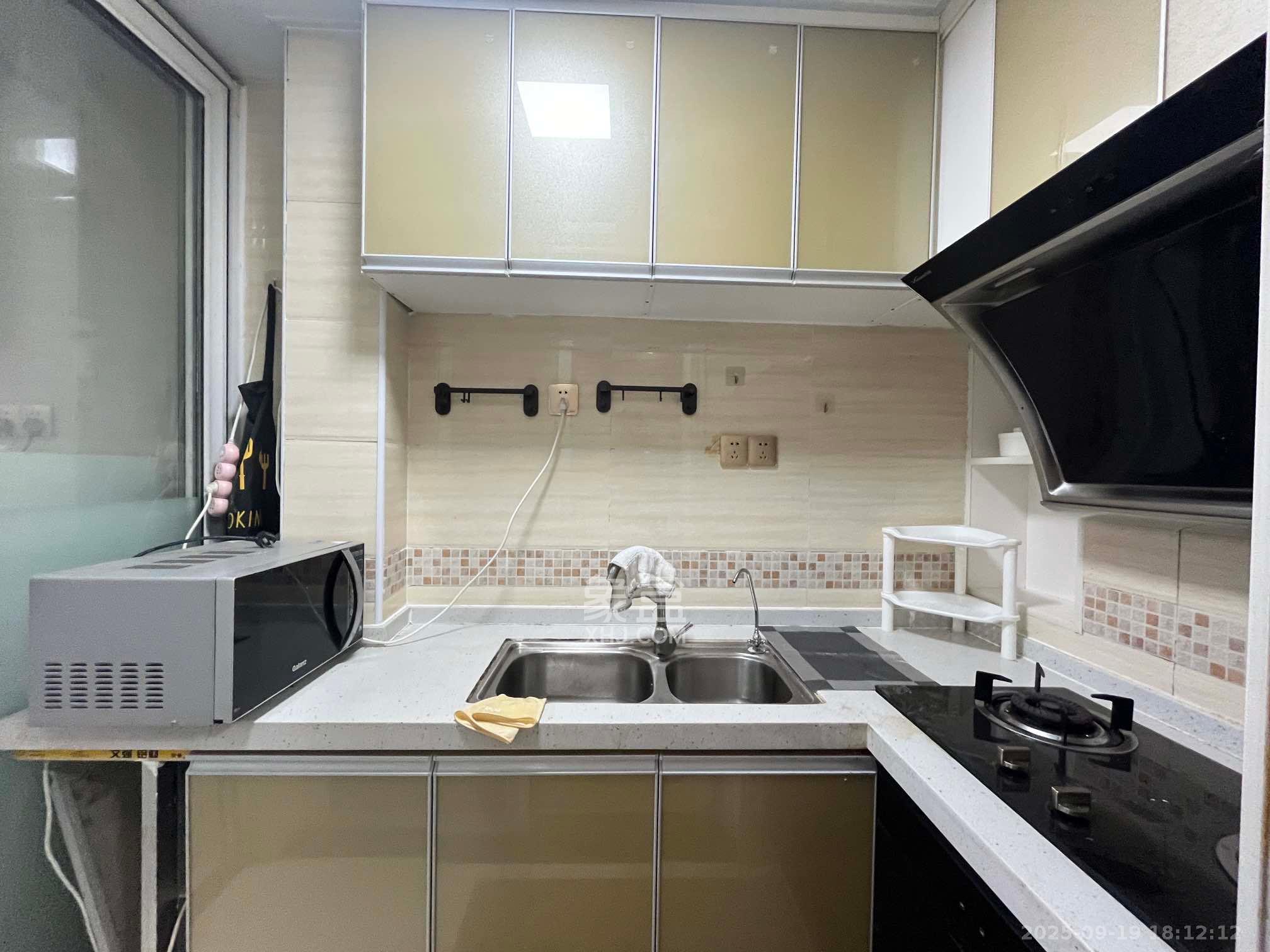 荣悦台  1室1厅1卫    1800.0元/月室内图