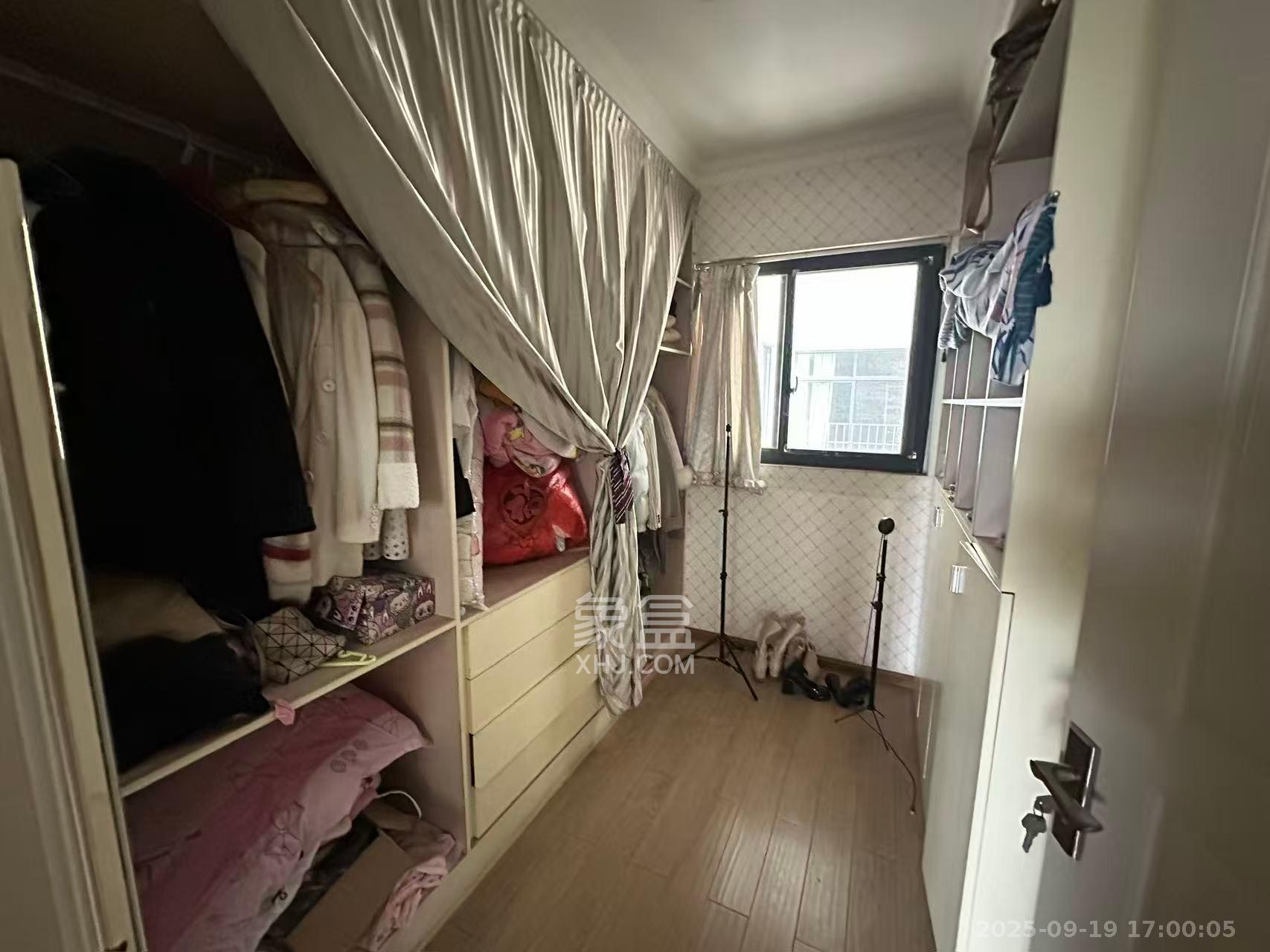 都市兰亭  4室2厅2卫    3000.0元/月室内图