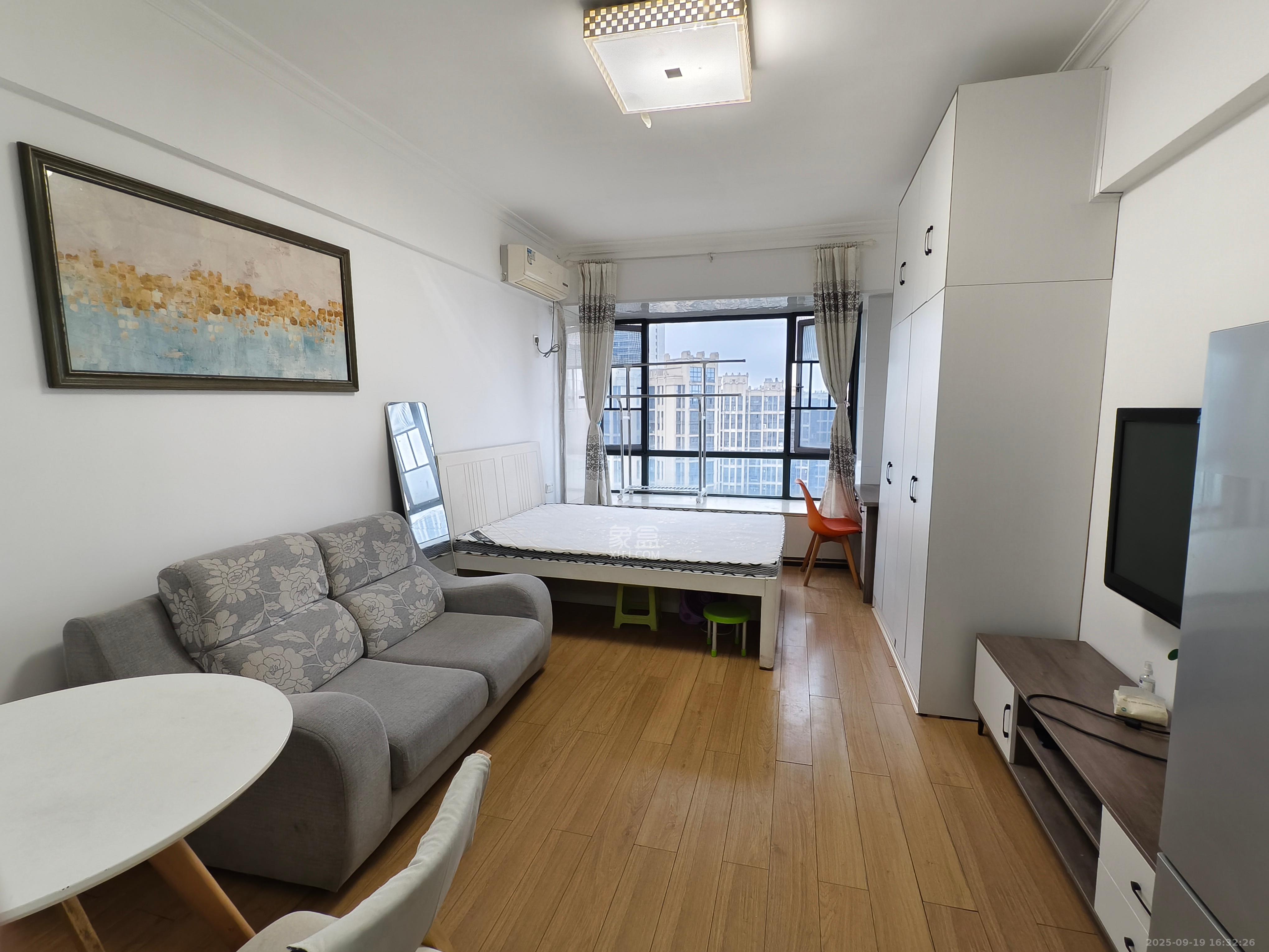 名富公寓 1室1厅1卫 1500.0元/月 名富公寓 1室1厅1卫 1500.0元/月室内图