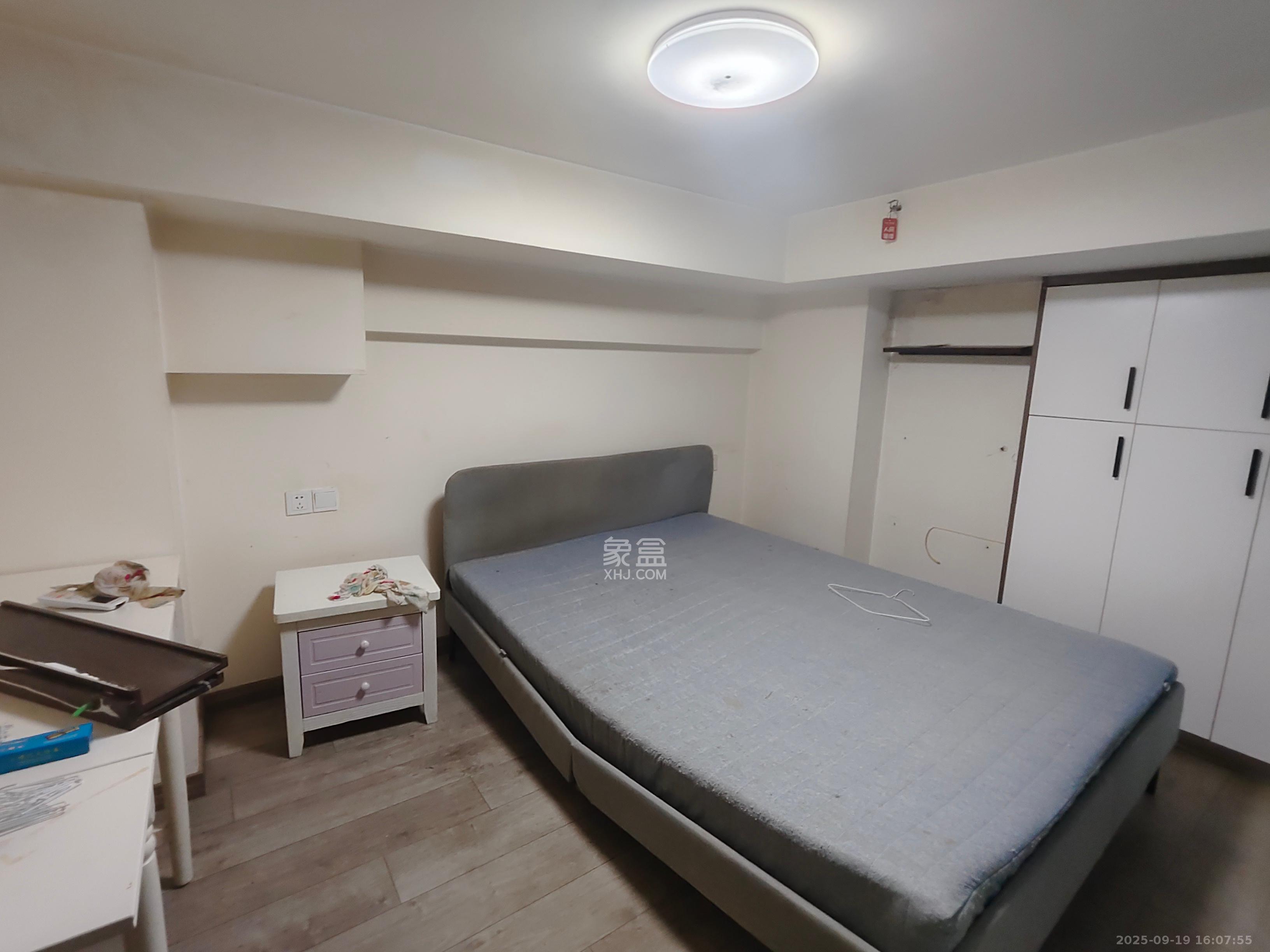 荣盛花语书苑  2室1厅1卫   2100.00元/月室内图
