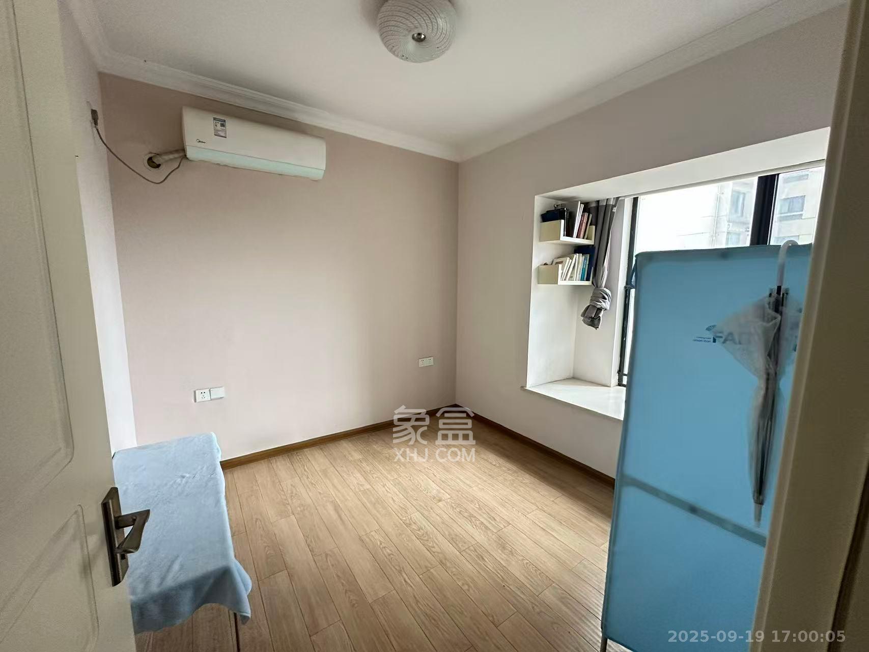 都市兰亭 4室2厅2卫 3000.0元/月 都市兰亭 4室2厅2卫 3000.0元/月室内图