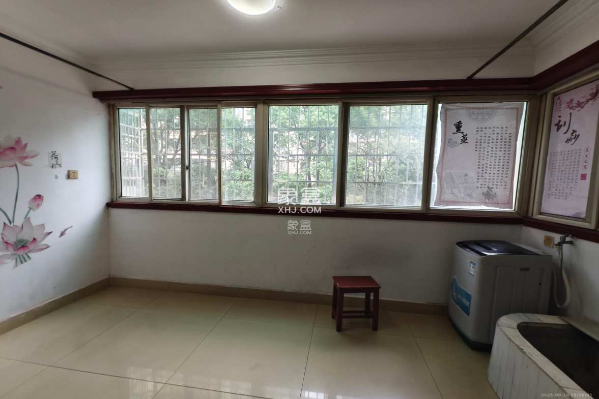 富绿新村 3室2厅2卫 1800.00元/月 富绿新村 3室2厅2卫 1800.00元/月室内图