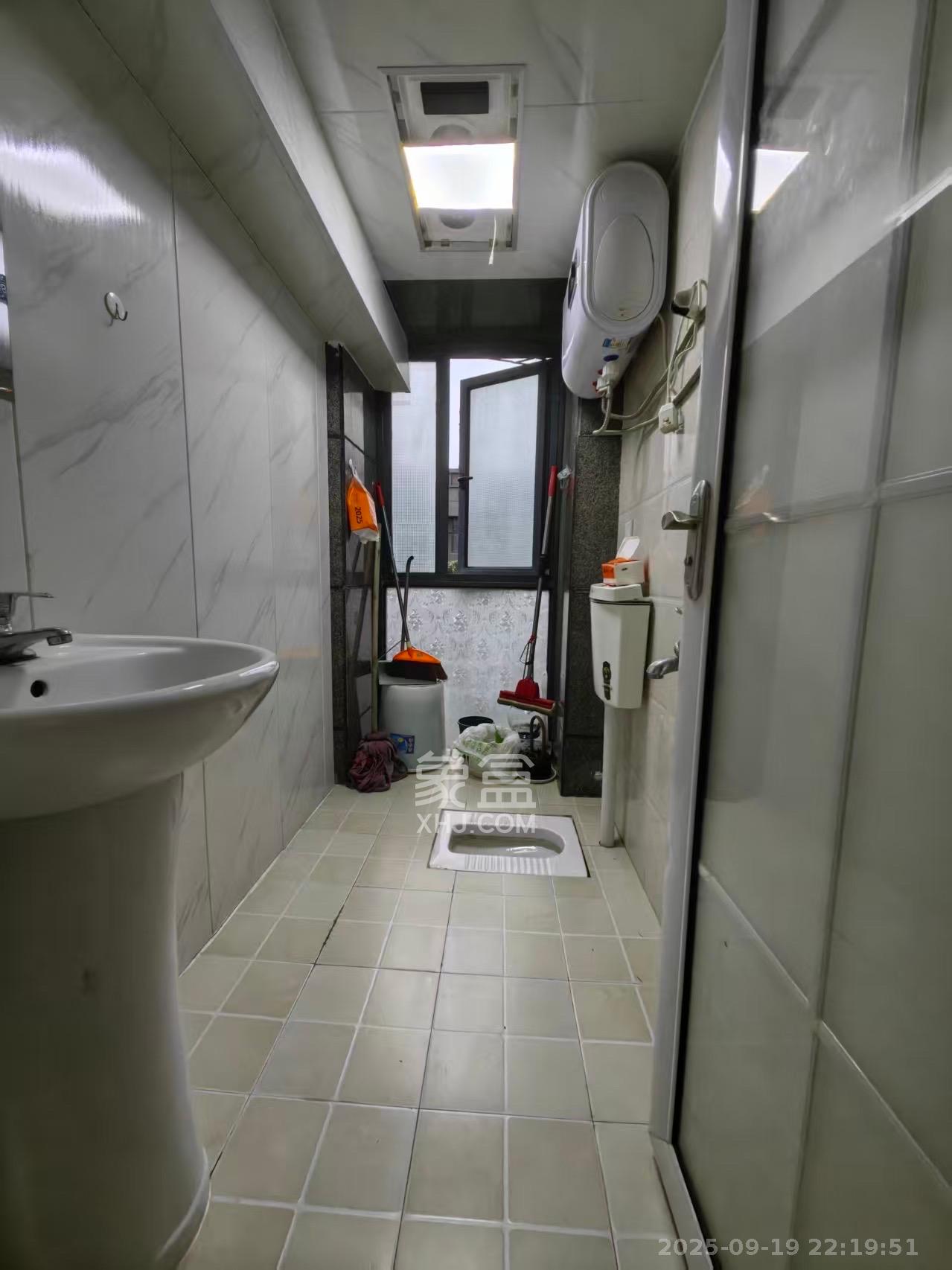 华晨国际公馆  2室2厅1卫    3000.0元/月室内图