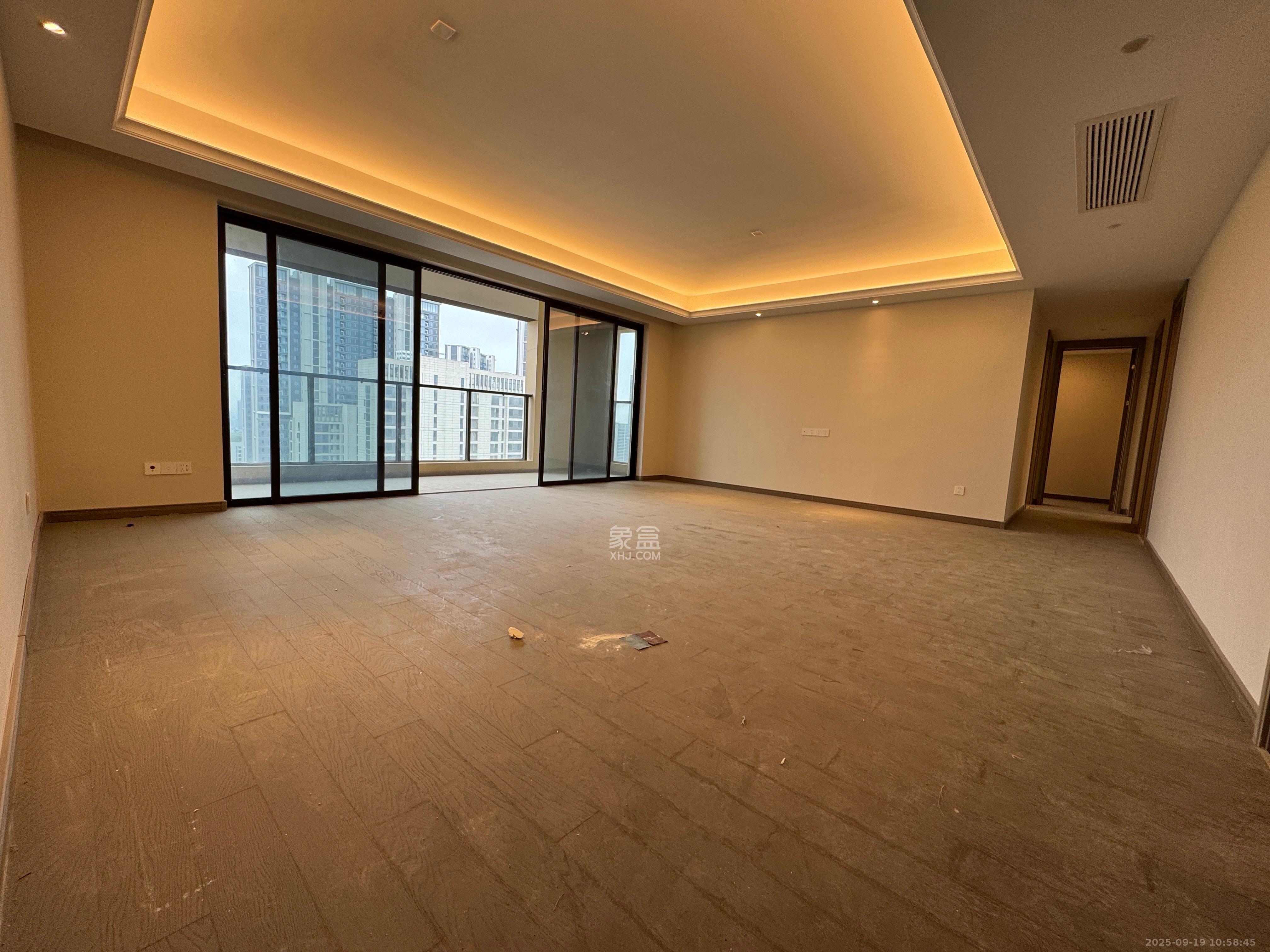 新力铂园(江山云著) 4室2厅2卫 4800.0元/月 新力铂园(江山云著) 4室2厅2卫 4800.0元/月室内图