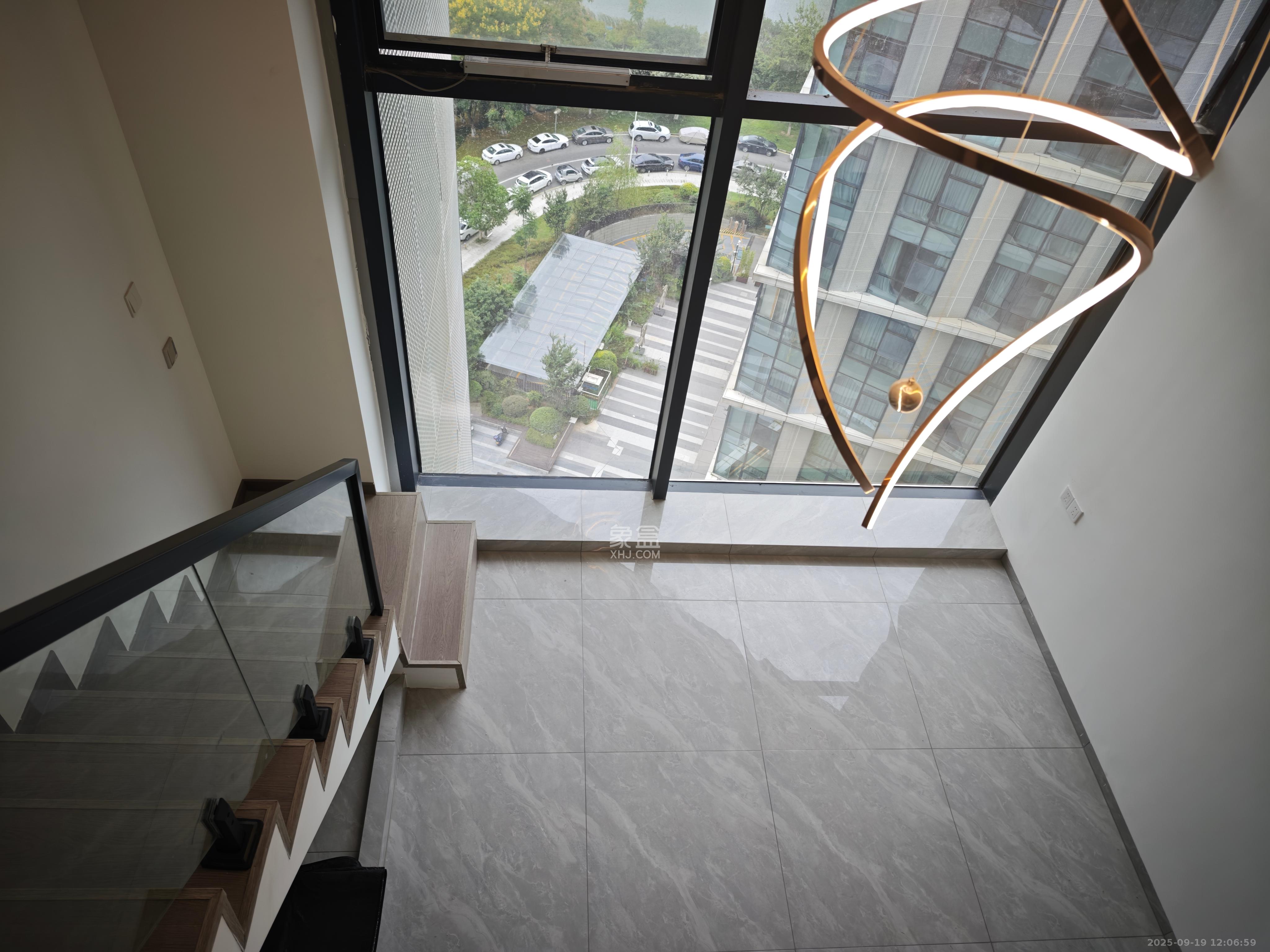 梅溪半岛  1室1厅1卫    2600.0元/月室内图