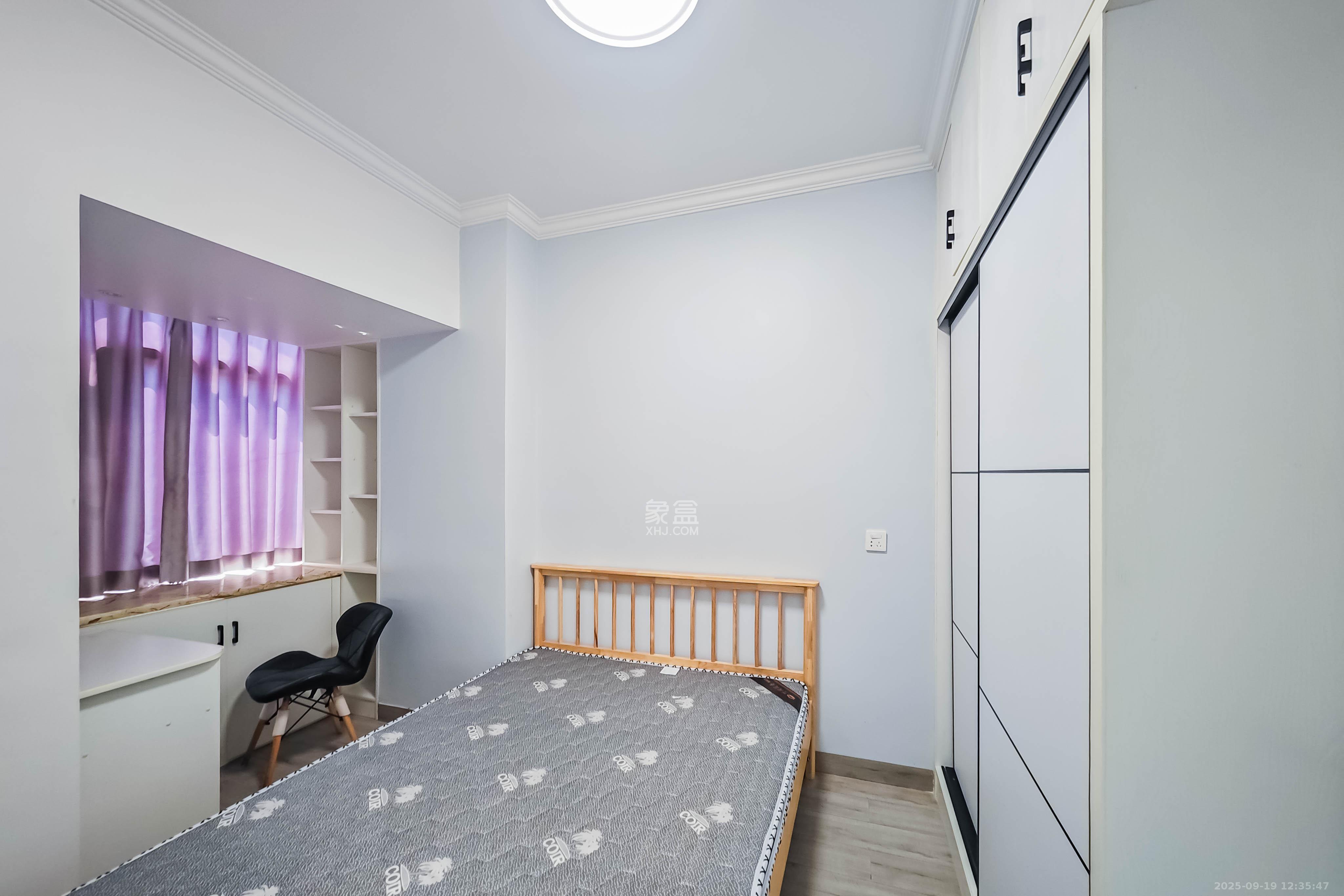 金轮星光名座  2室2厅1卫    53.8万卧室