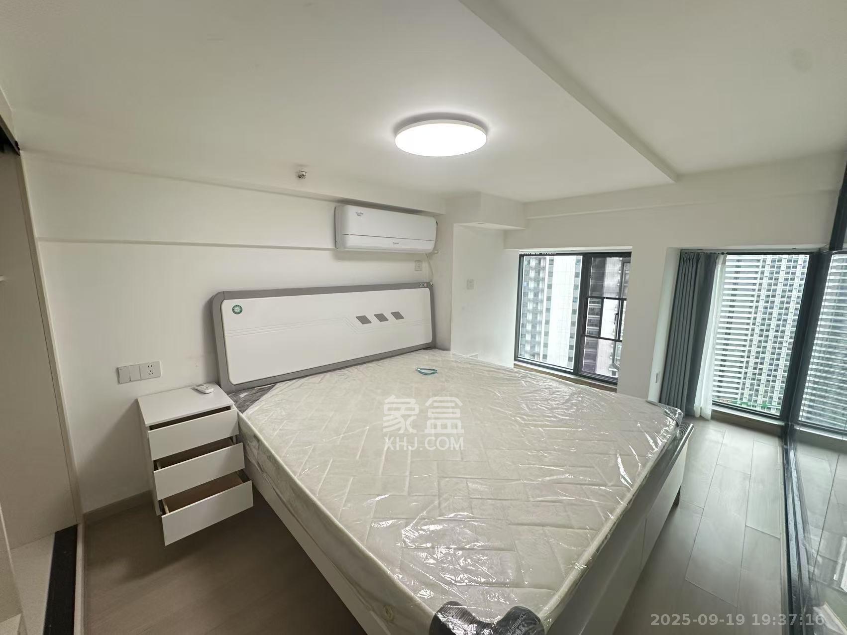 保利中环广场(保利中悦苑) 1室1厅1卫 2300.0元/月 保利中环广场(保利中悦苑) 1室1厅1卫 2300.0元/月室内图