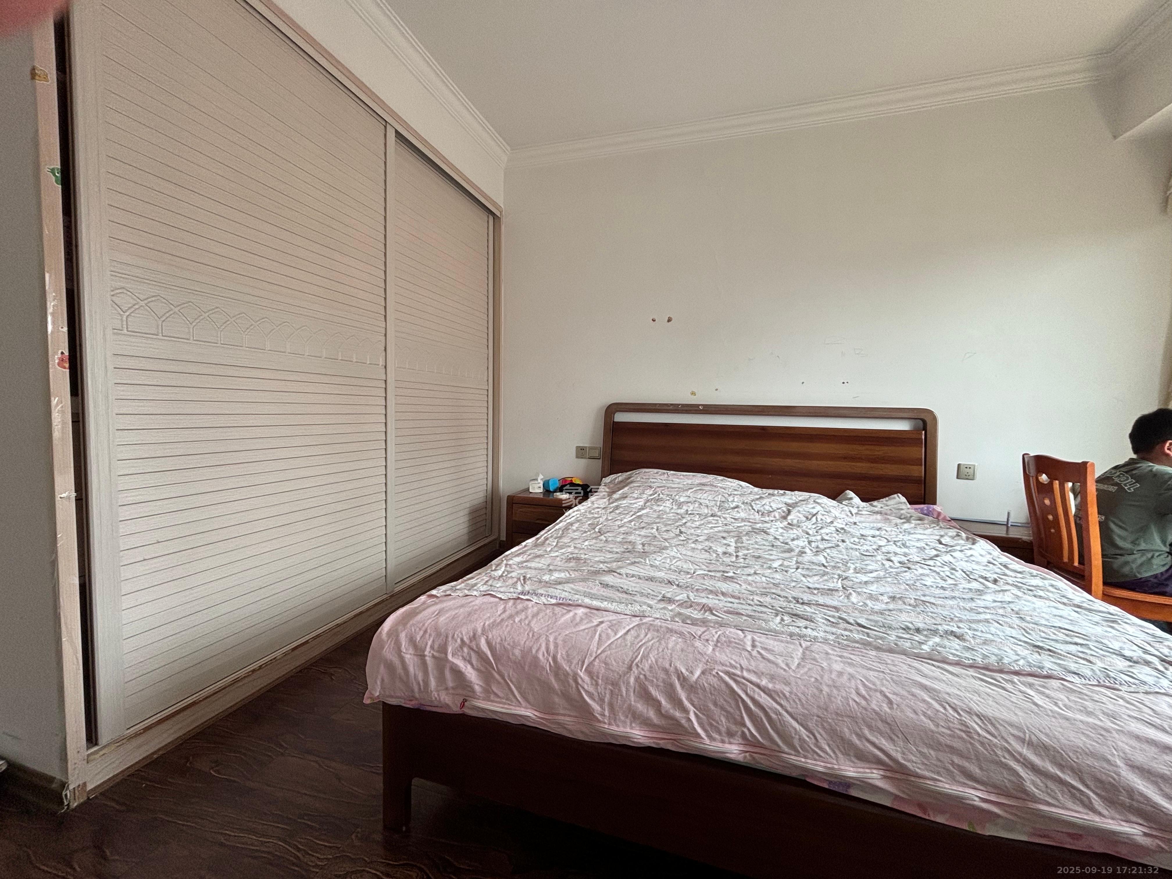 芙佳花园 4室2厅2卫 2500.0元/月 芙佳花园 4室2厅2卫 2500.0元/月室内图