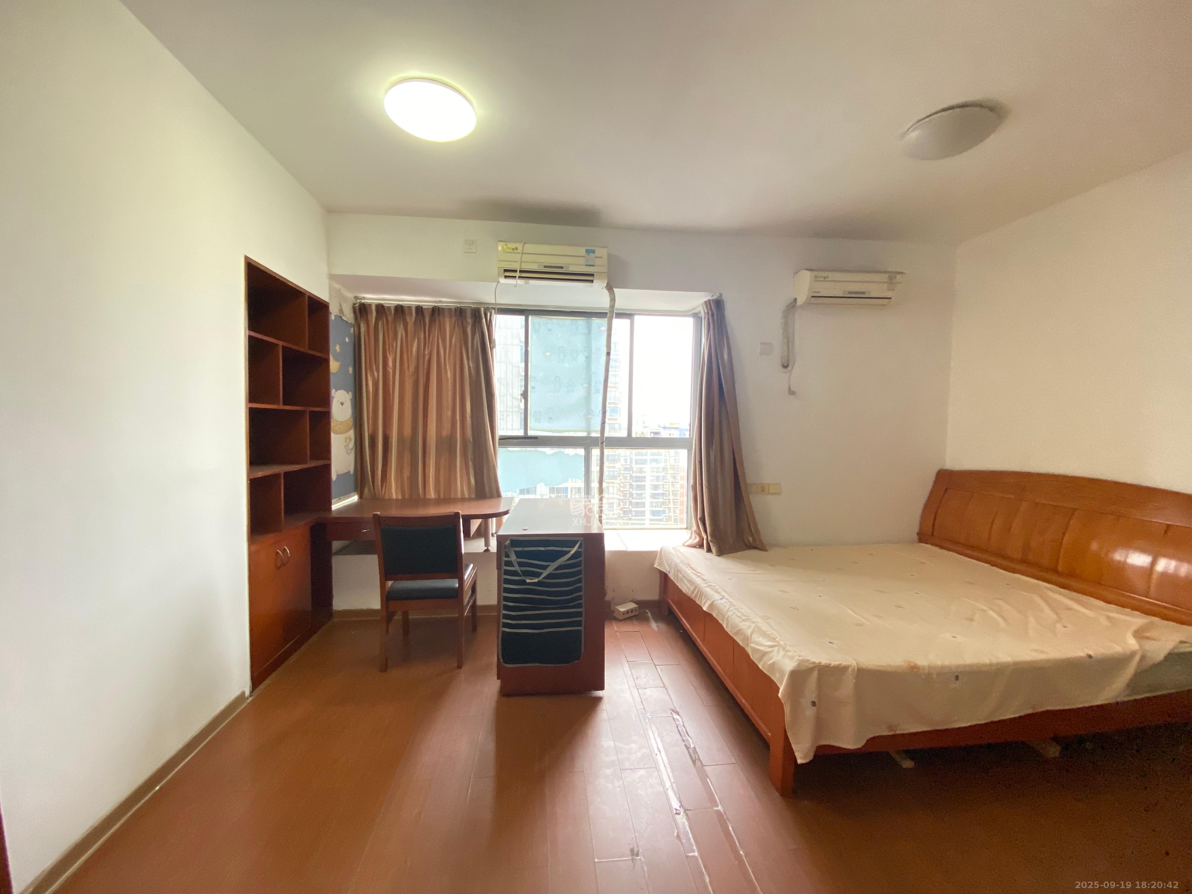 兴威新嘉园  3室2厅2卫    4000.0元/月室内图