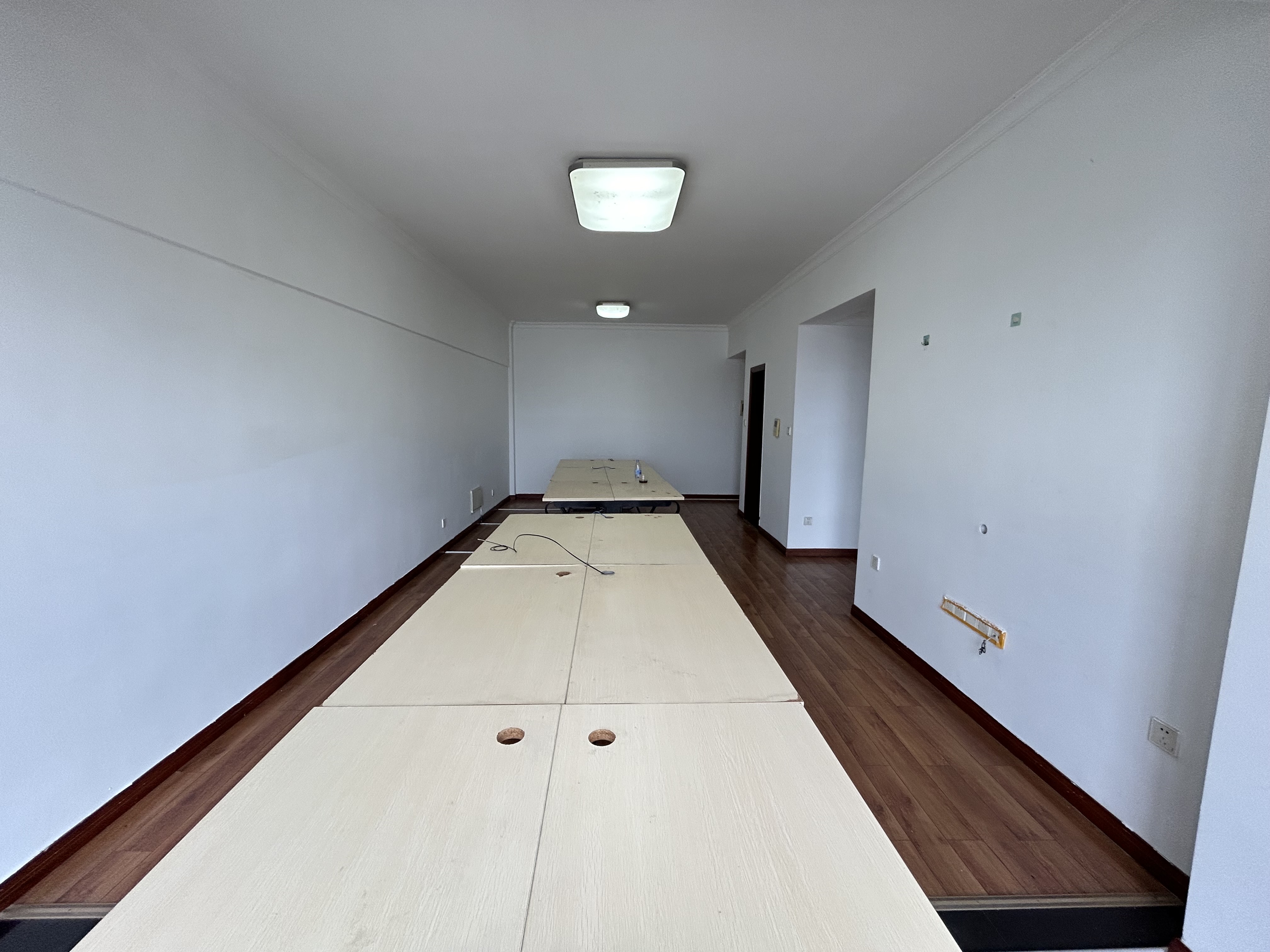 逸臣广场 2室2厅1卫 1500.0元/月 逸臣广场 2室2厅1卫 1500.0元/月室内图