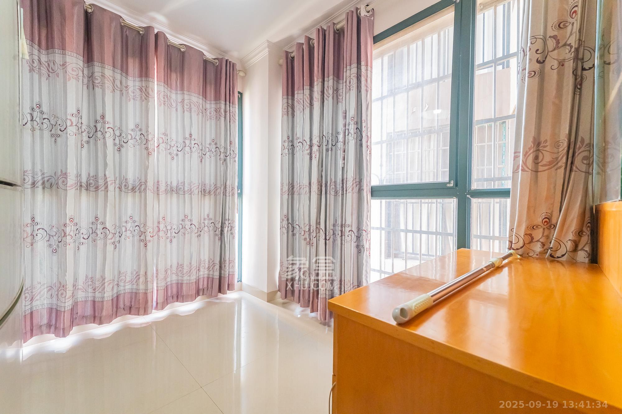 筑梦佳园 4室2厅2卫 79.8万 筑梦佳园 4室2厅2卫 79.8万卧室