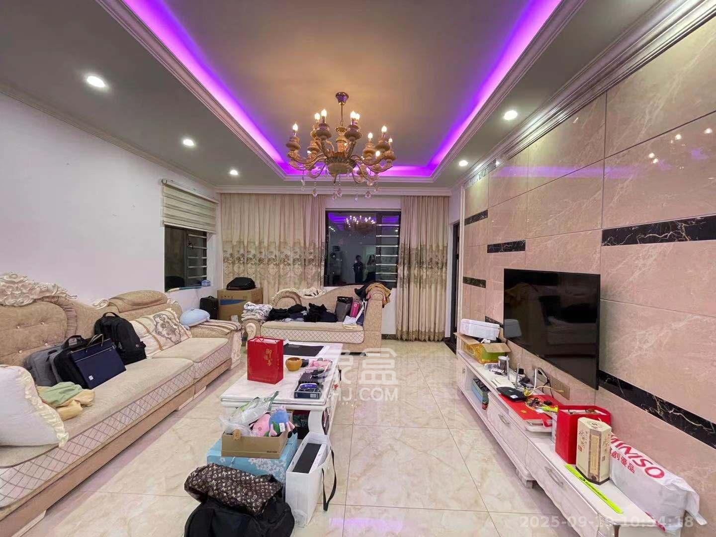 兴威帕克水岸  3室2厅2卫    2300.0元/月室内图