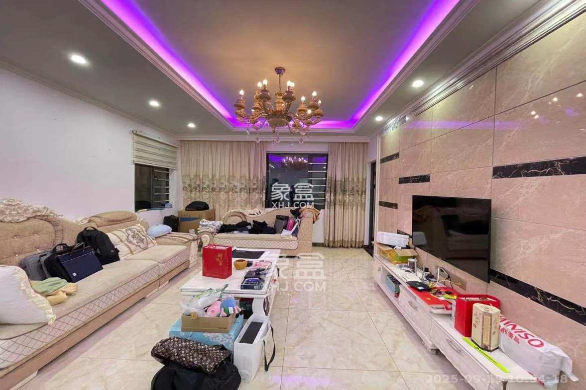 兴威帕克水岸 3室2厅2卫 2300.0元/月 兴威帕克水岸 3室2厅2卫 2300.0元/月室内图