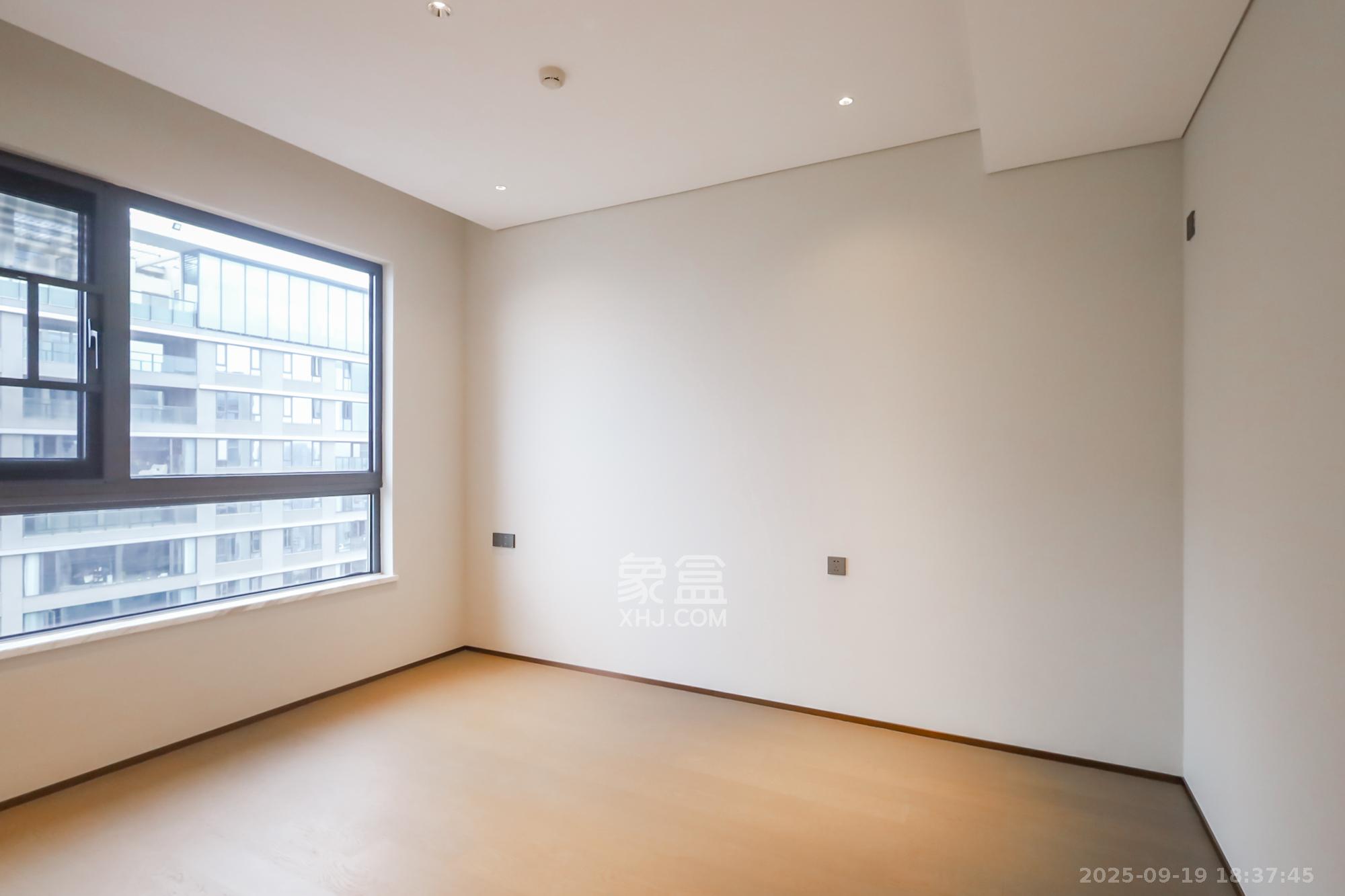 长沙悦府(华润万象城) 4室2厅3卫 530.0万 长沙悦府(华润万象城) 4室2厅3卫 530.0万卧室