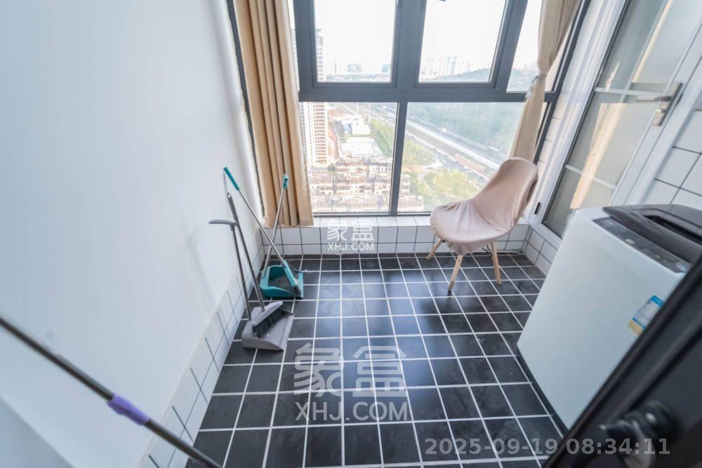 绿地之窗 3室2厅1卫 2000.00元/月 绿地之窗 3室2厅1卫 2000.00元/月室内图