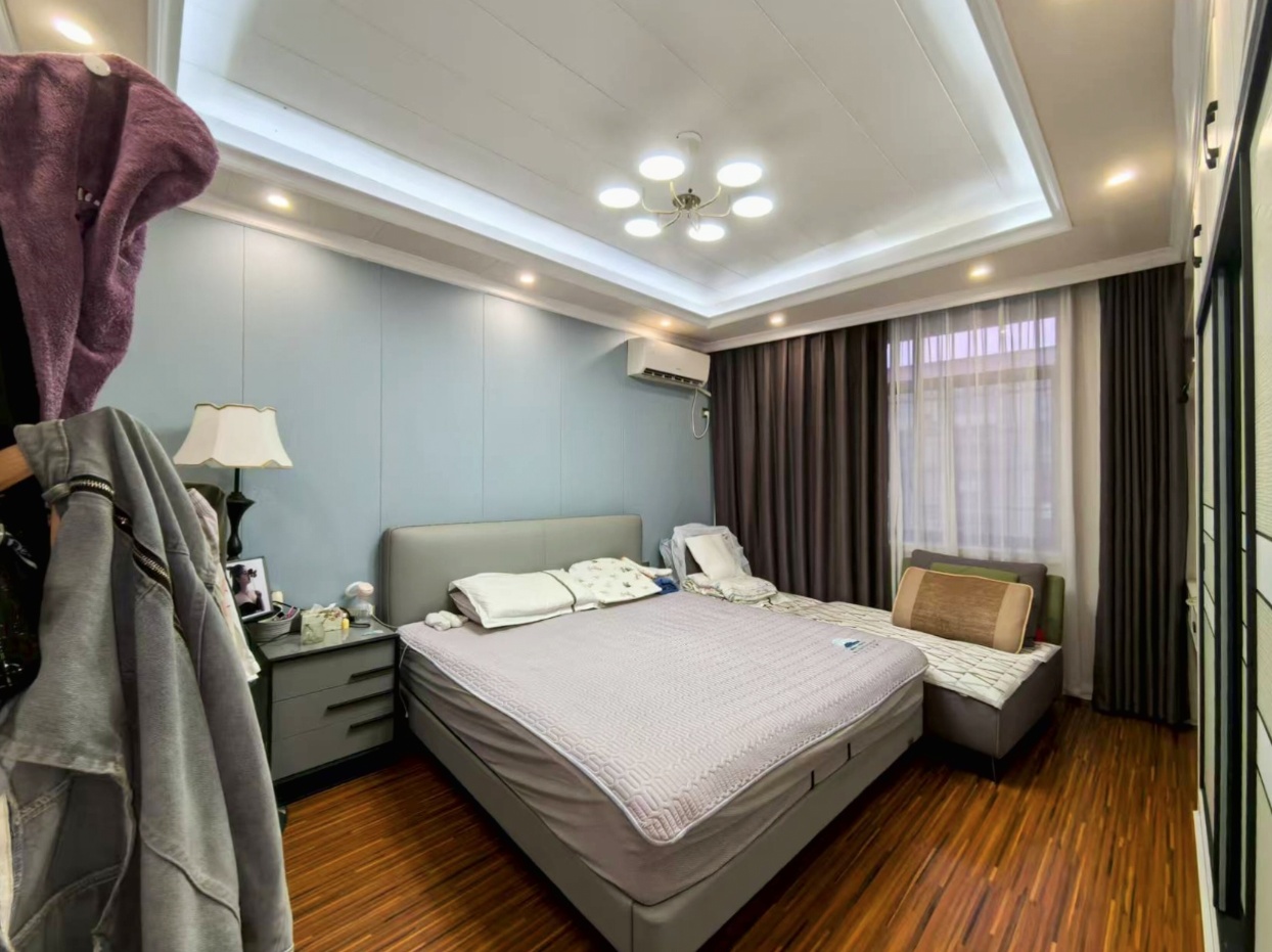 颐园小区  4室2厅2卫    49.8万室内图