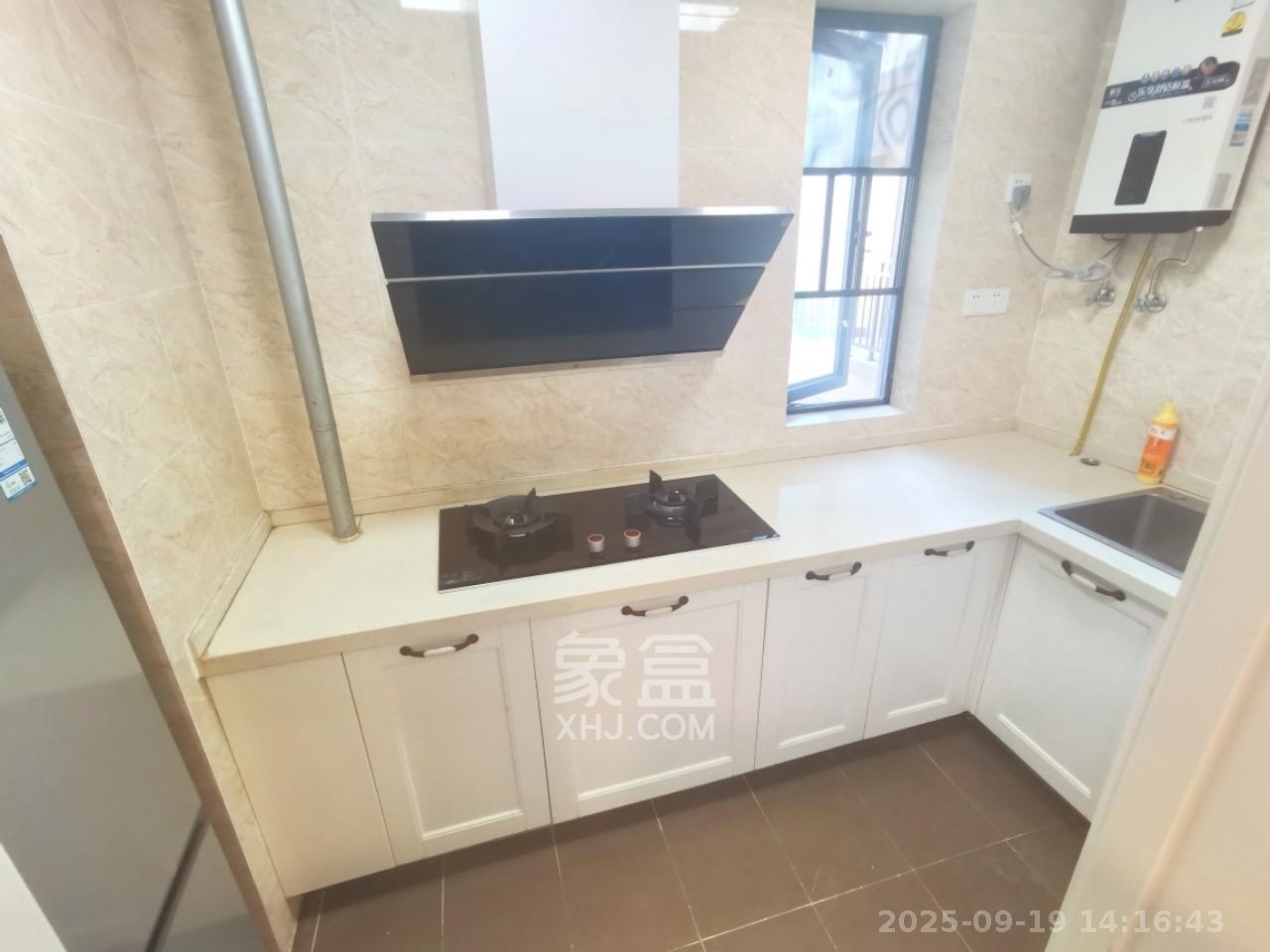 万科魅力之城观澜里 3室2厅2卫 2700.0元/月 万科魅力之城观澜里 3室2厅2卫 2700.0元/月室内图