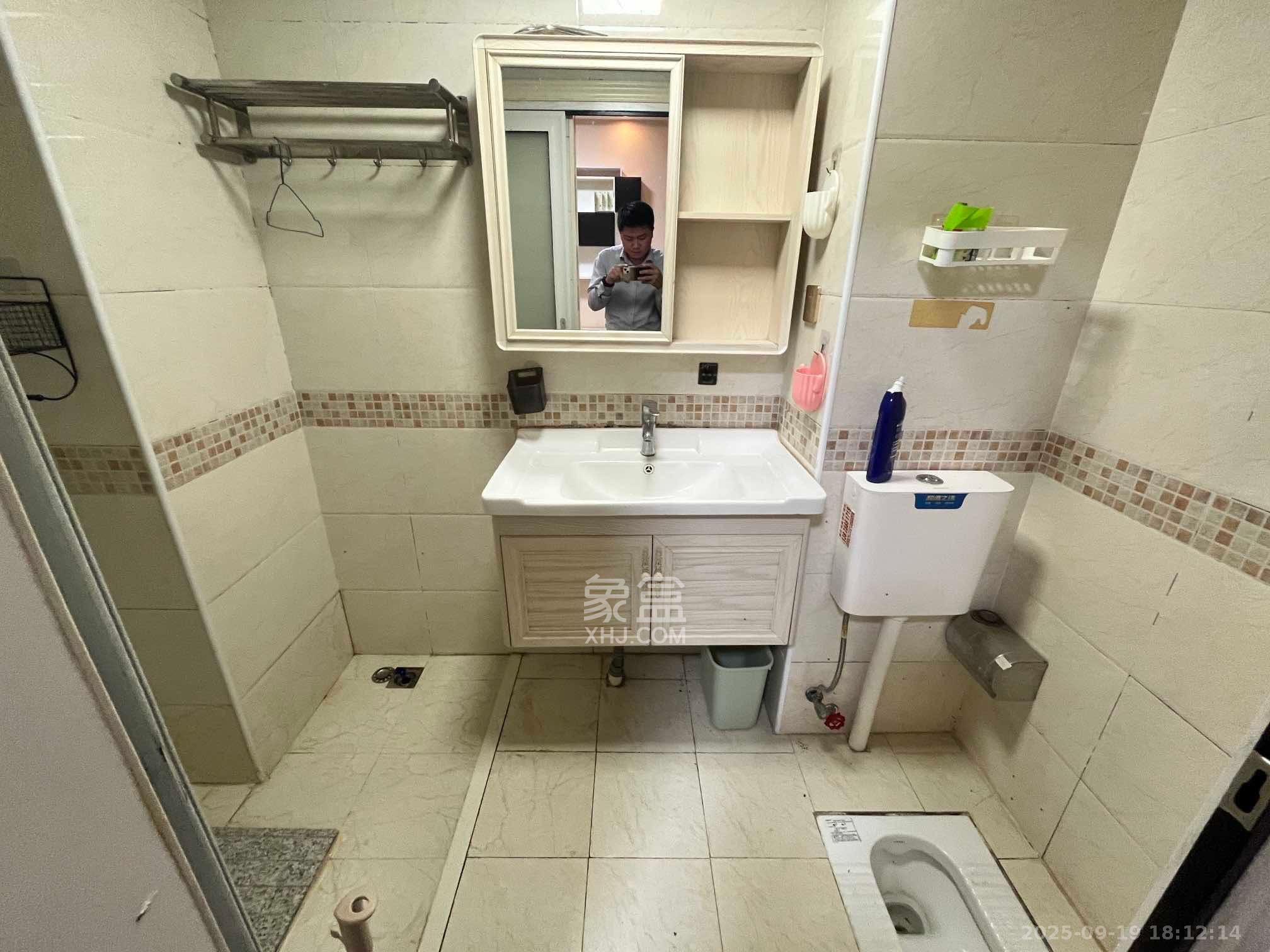 荣悦台  1室1厅1卫    1800.0元/月室内图